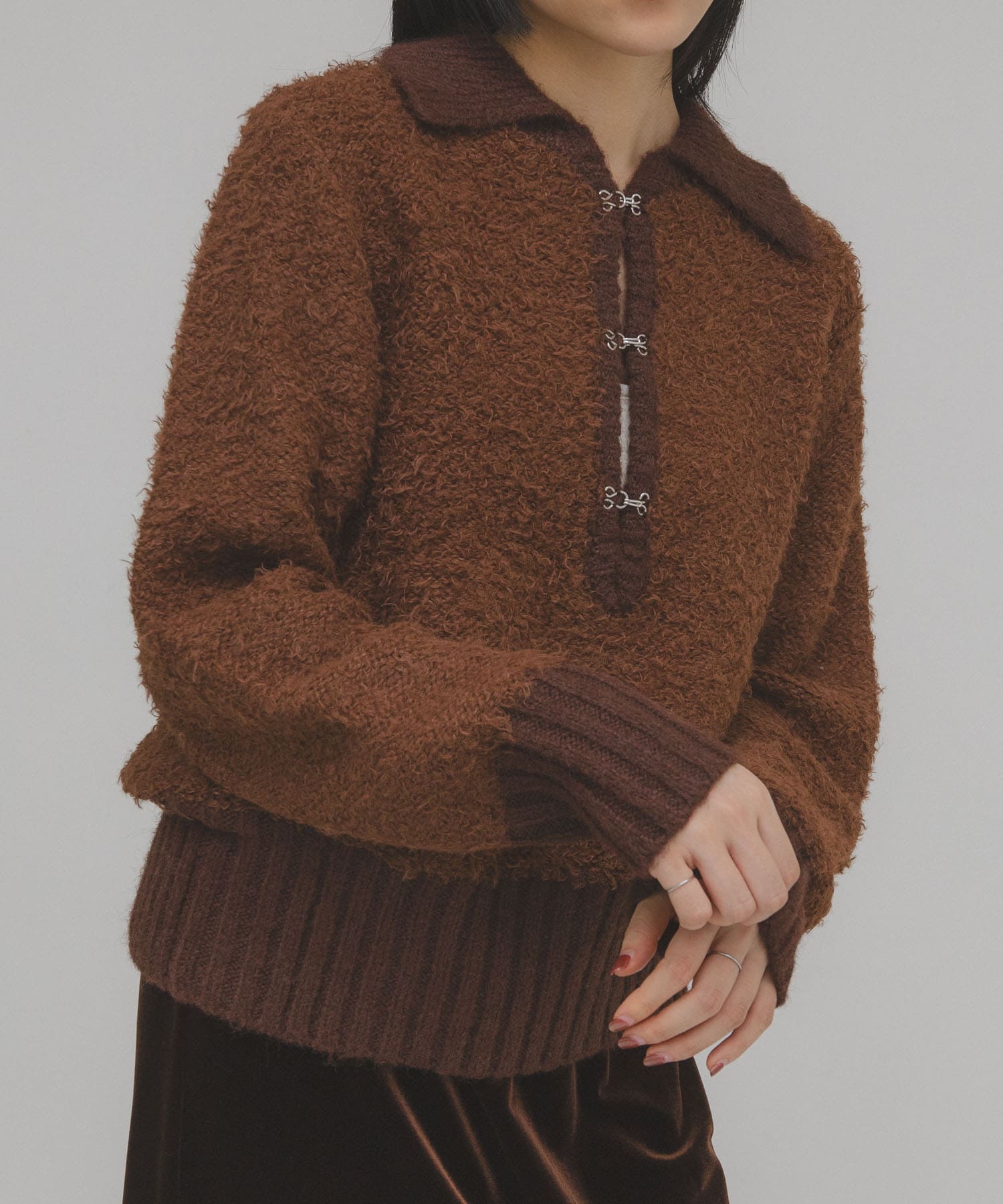 フロントホックベアーニット