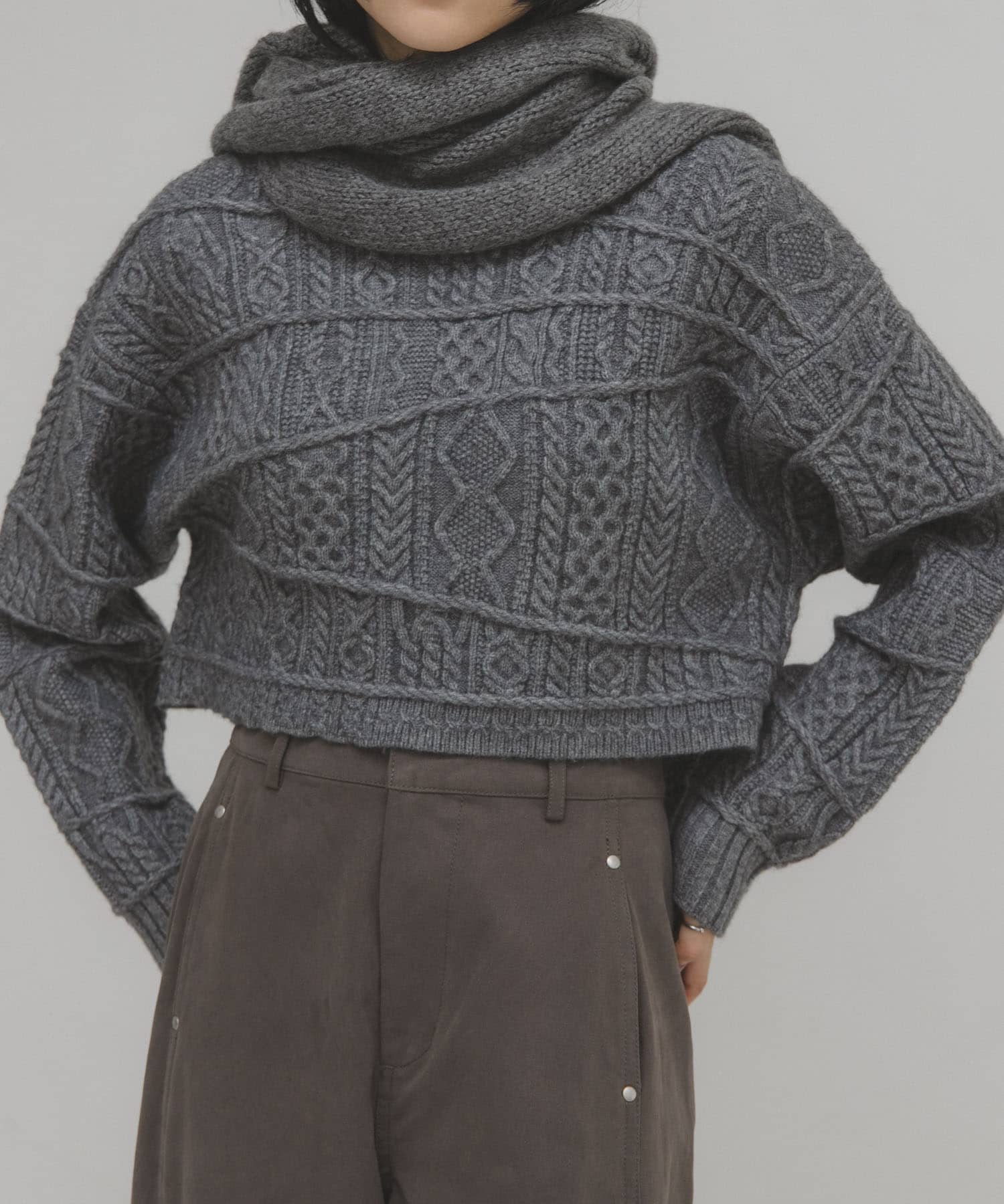 GRAY