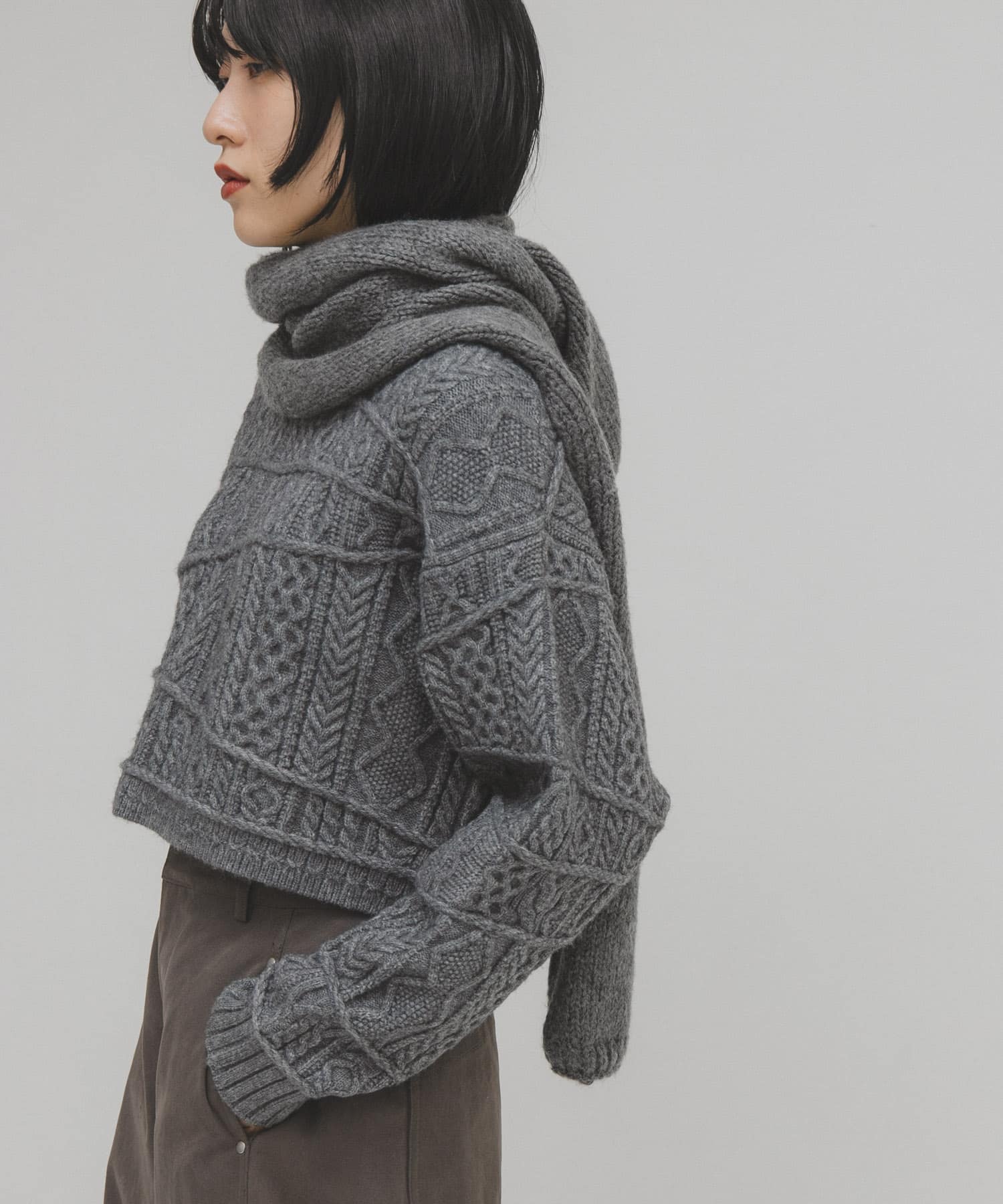 GRAY