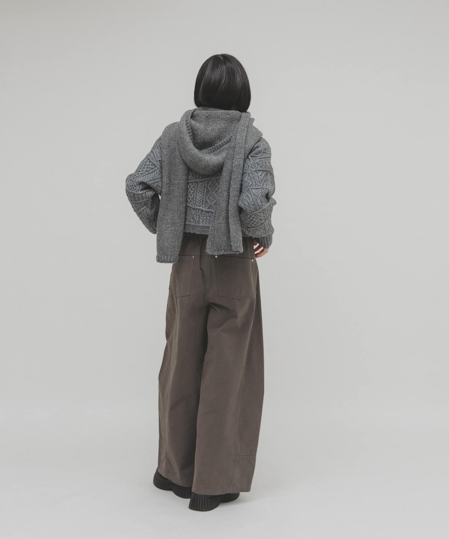 GRAY