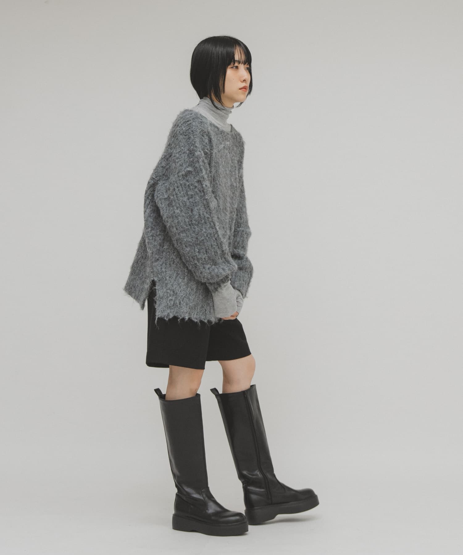 GRAY