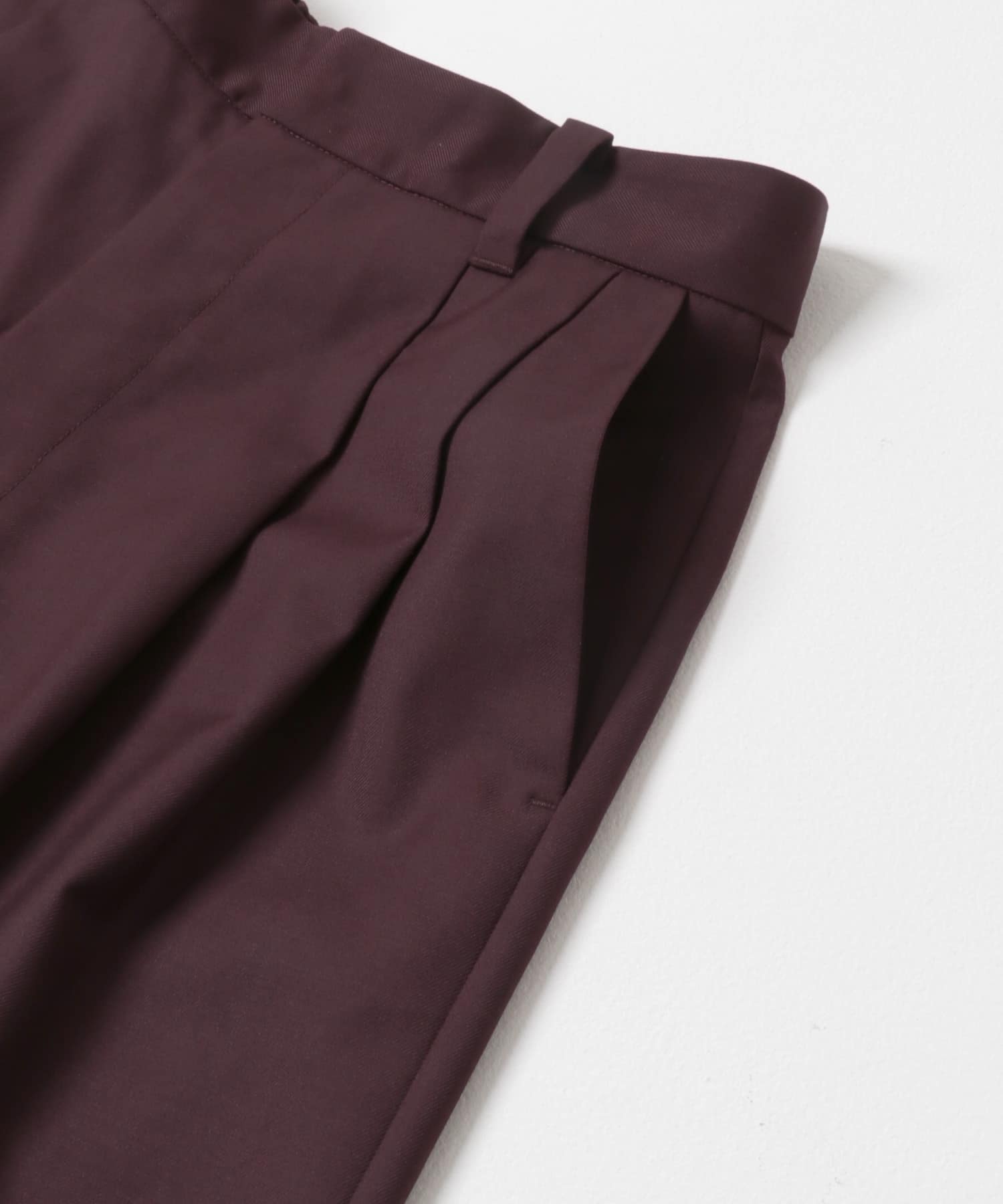 センタープレスストレートパンツ BORDEAUX One