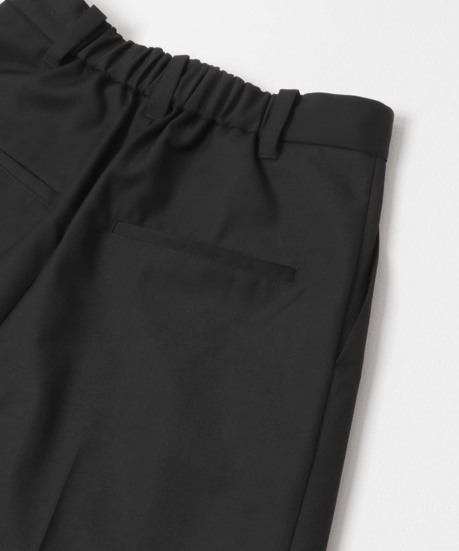 センタープレスストレートパンツ BLACK One