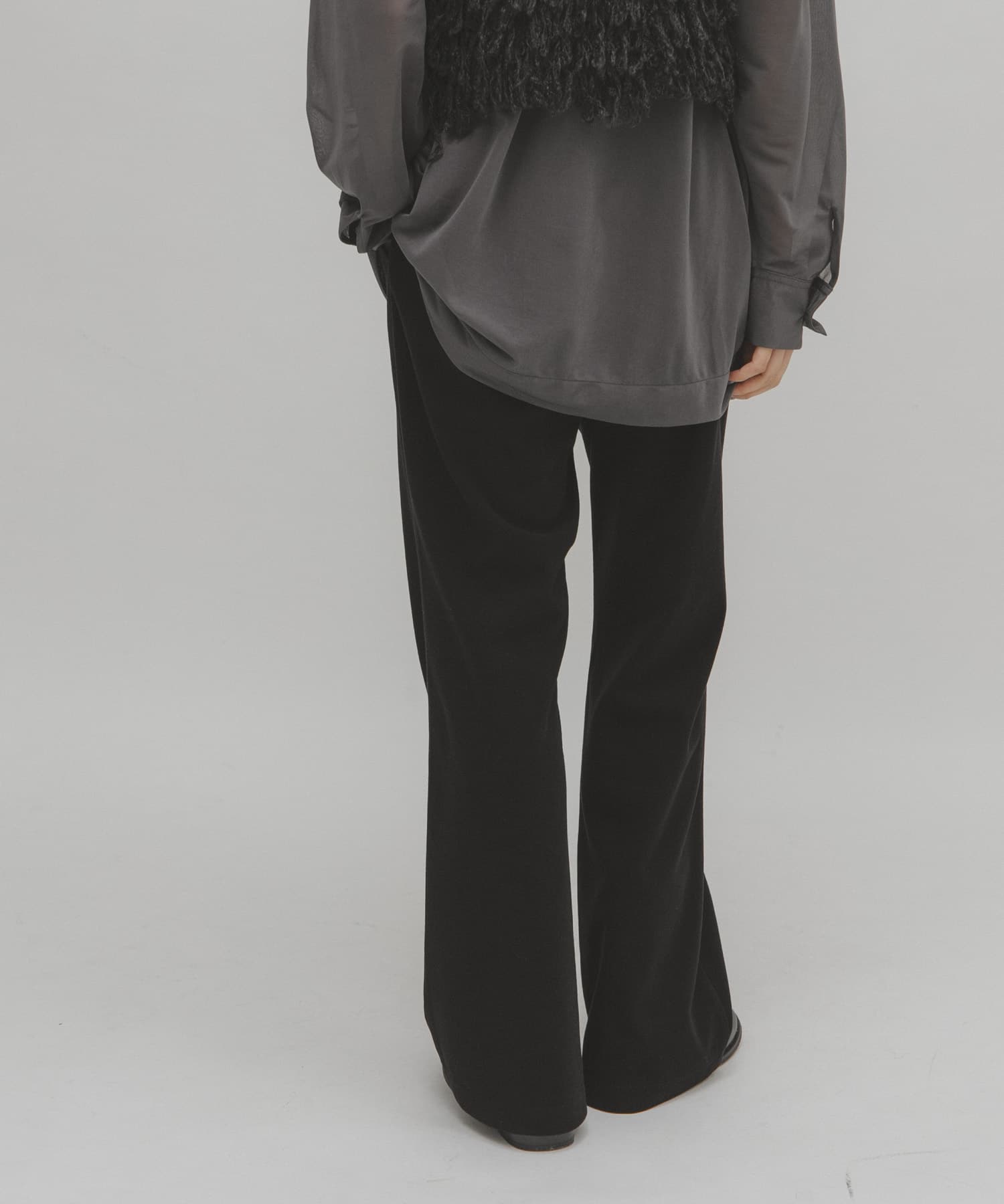 イージーフレアパンツ