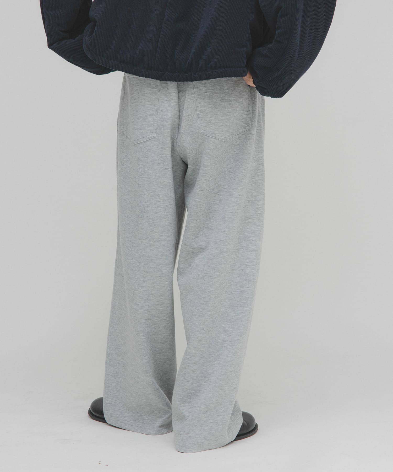 TOP GRAY