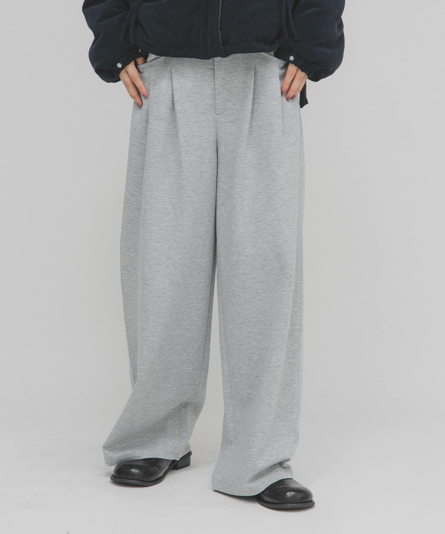 TOP GRAY