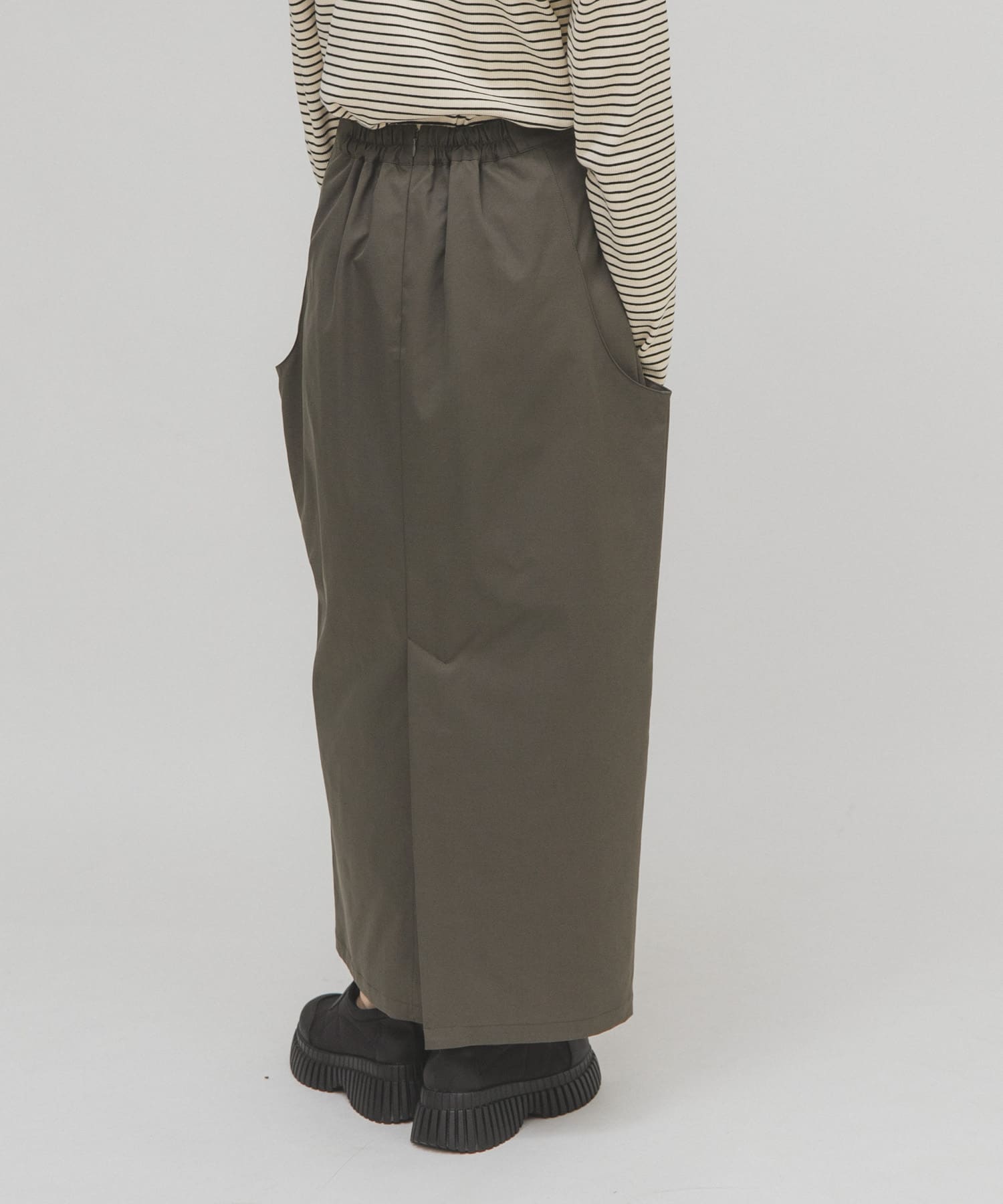 KHAKI