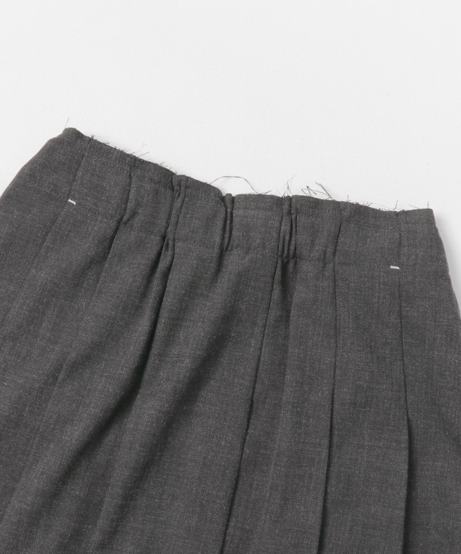 プリーツミディスカート CHARCOAL One