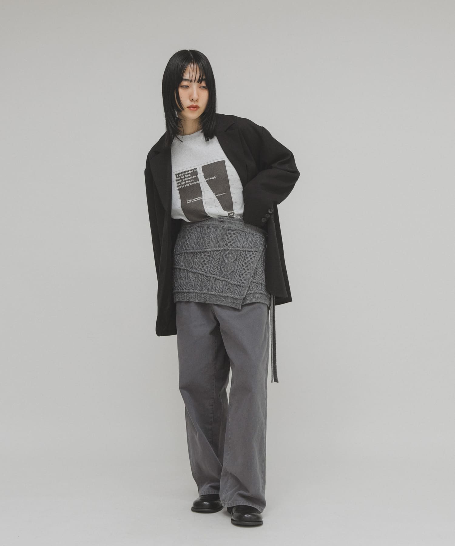 GRAY