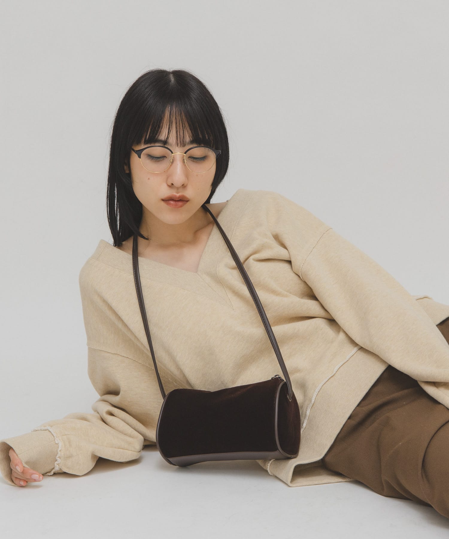 ステッチデザインベロアミニBAG BROWN one