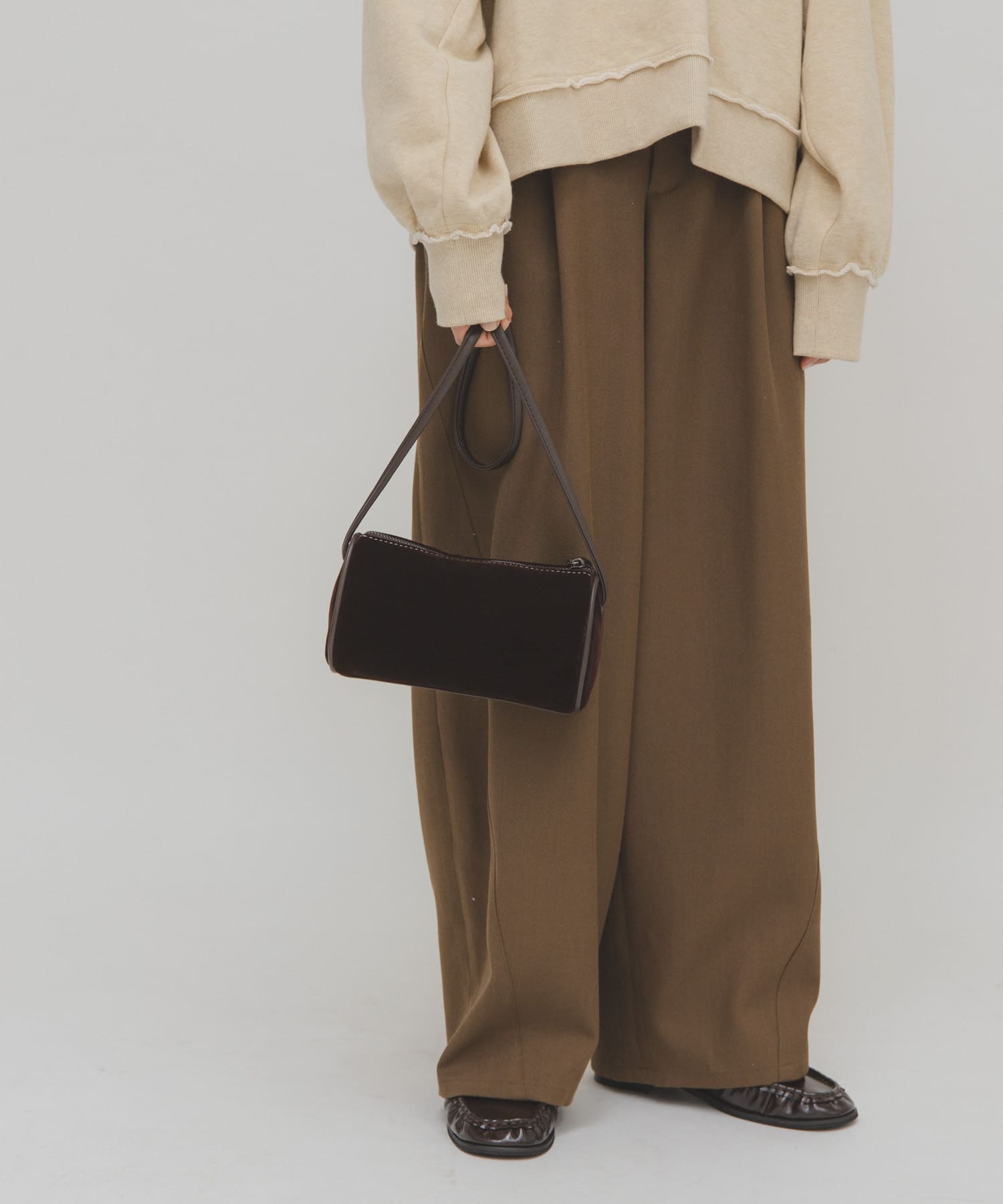 ステッチデザインベロアミニBAG BROWN one