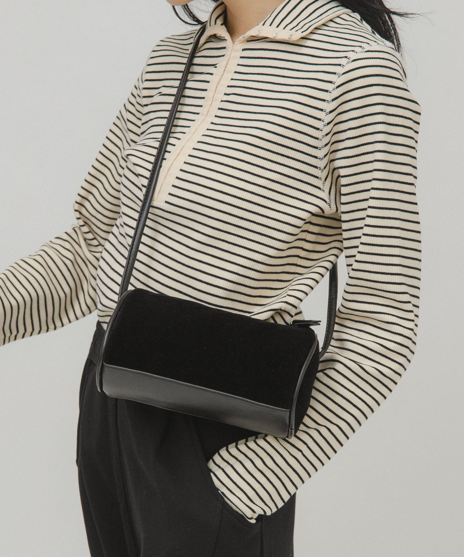 ステッチデザインベロアミニBAG BLACK one