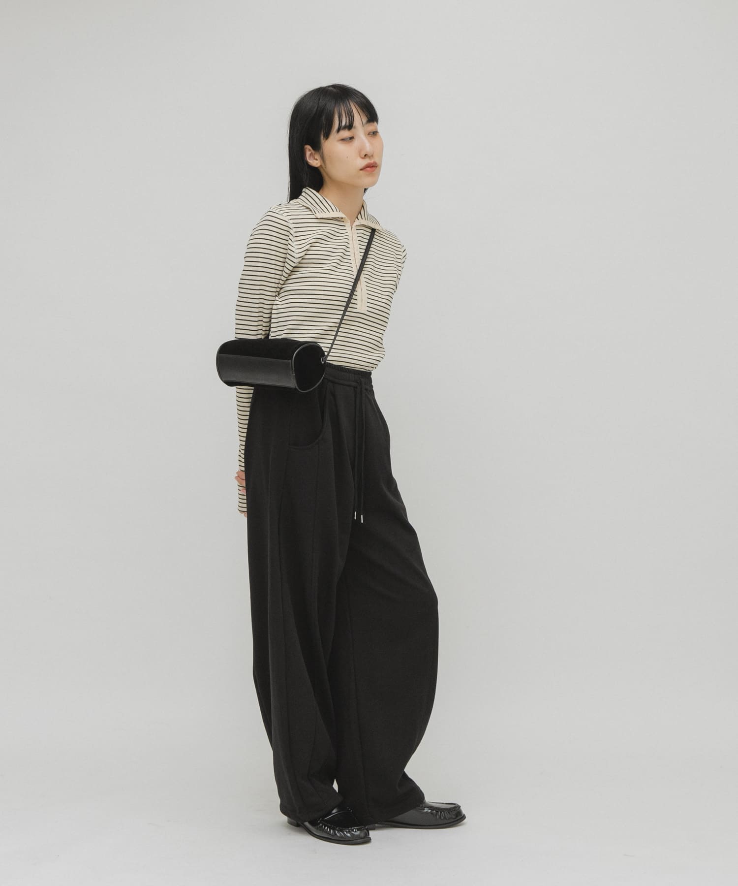 ステッチデザインベロアミニBAG BLACK one
