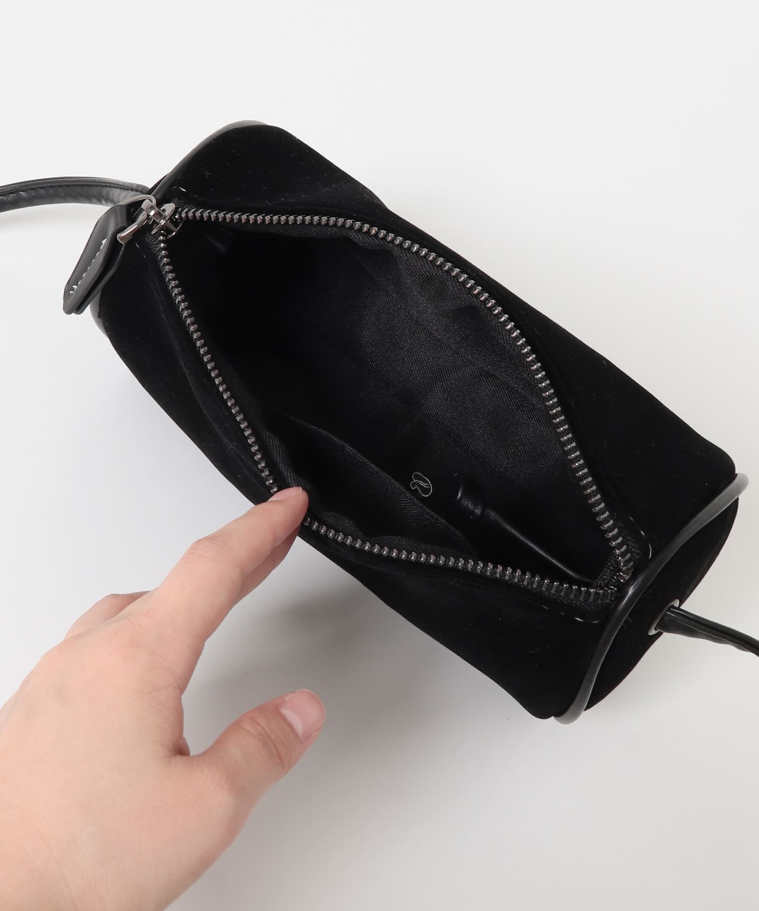 ステッチデザインベロアミニBAG BLACK one