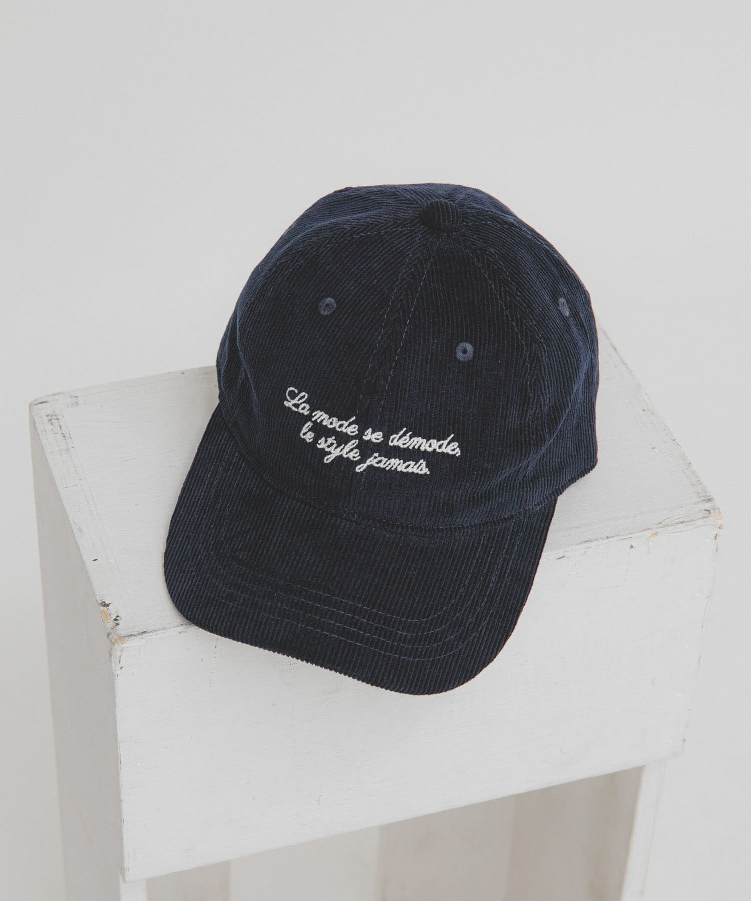 エンブロイダリーコーデュロイCAP