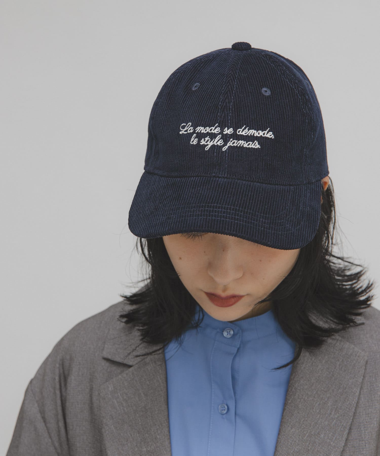 エンブロイダリーコーデュロイCAP(One NAVY): 帽子｜URBAN RESEARCH