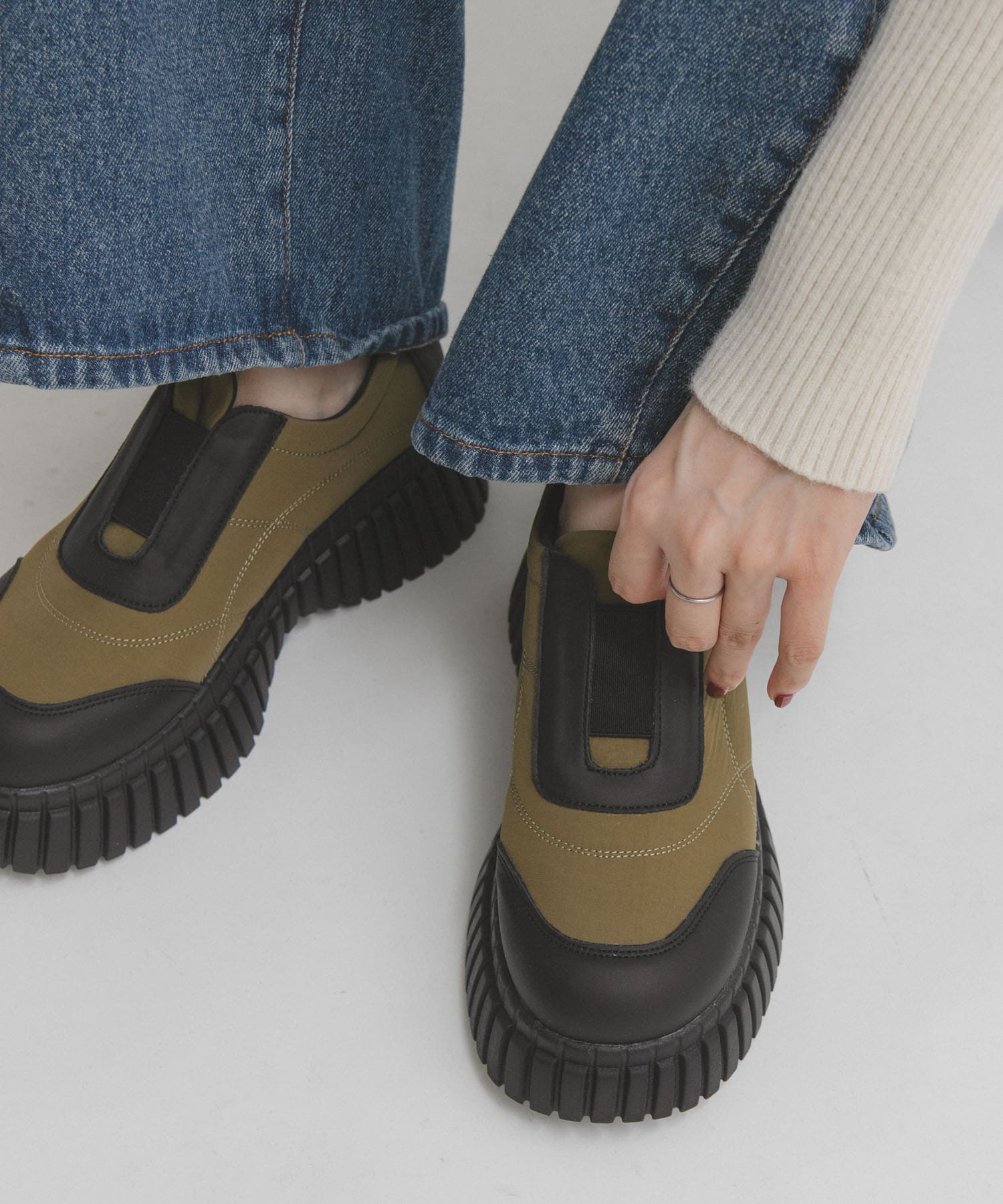 チャンキーソールパファースリッポン KHAKI 37