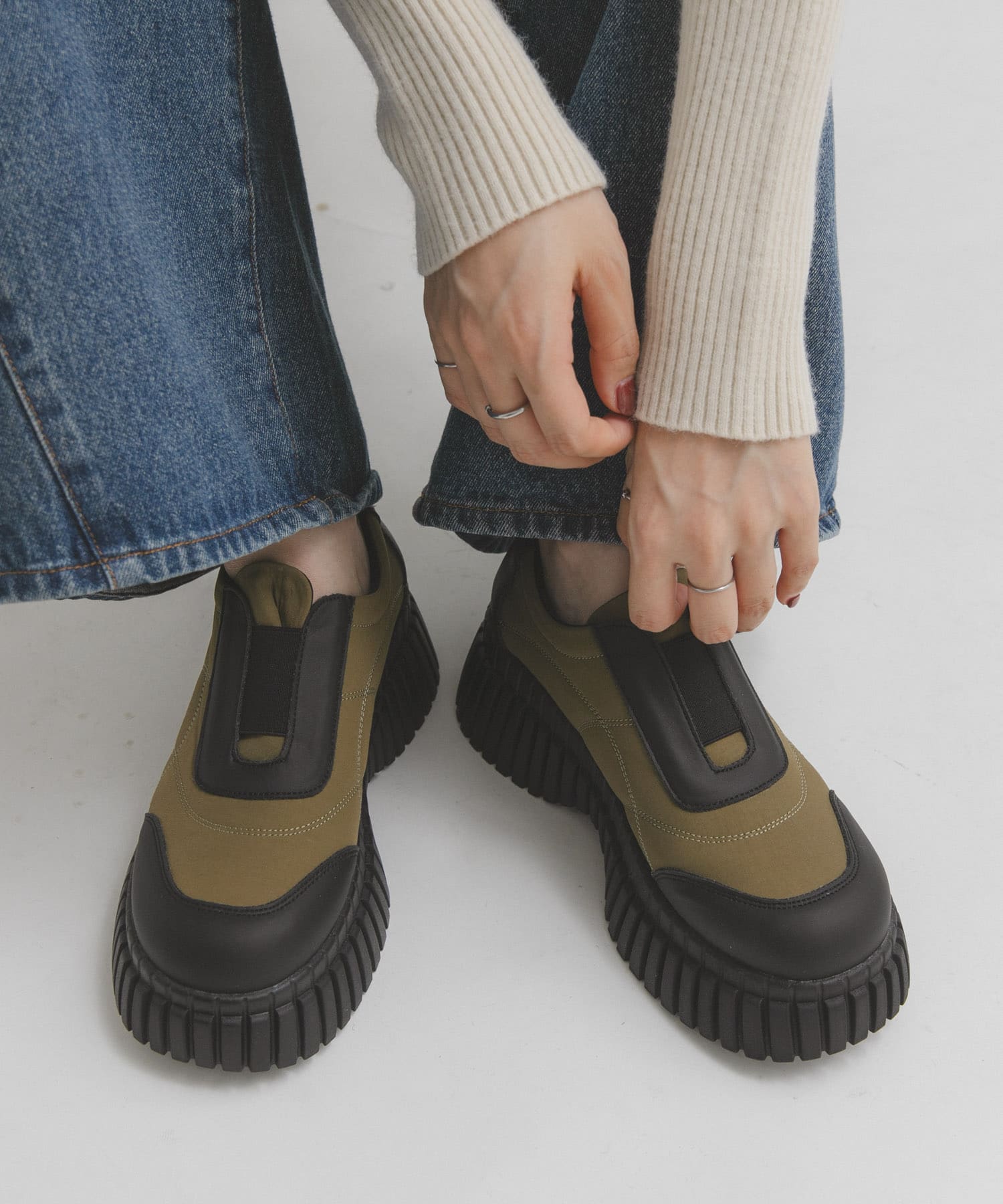 チャンキーソールパファースリッポン KHAKI 37