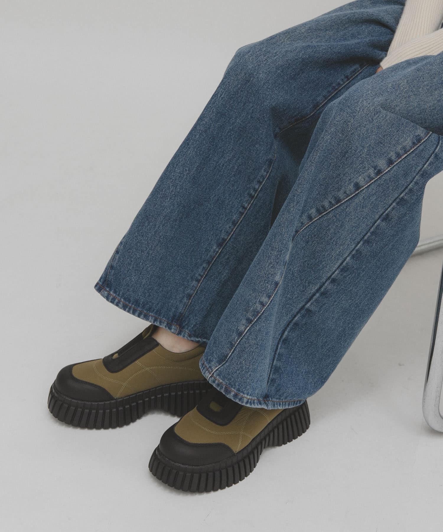 チャンキーソールパファースリッポン KHAKI 37