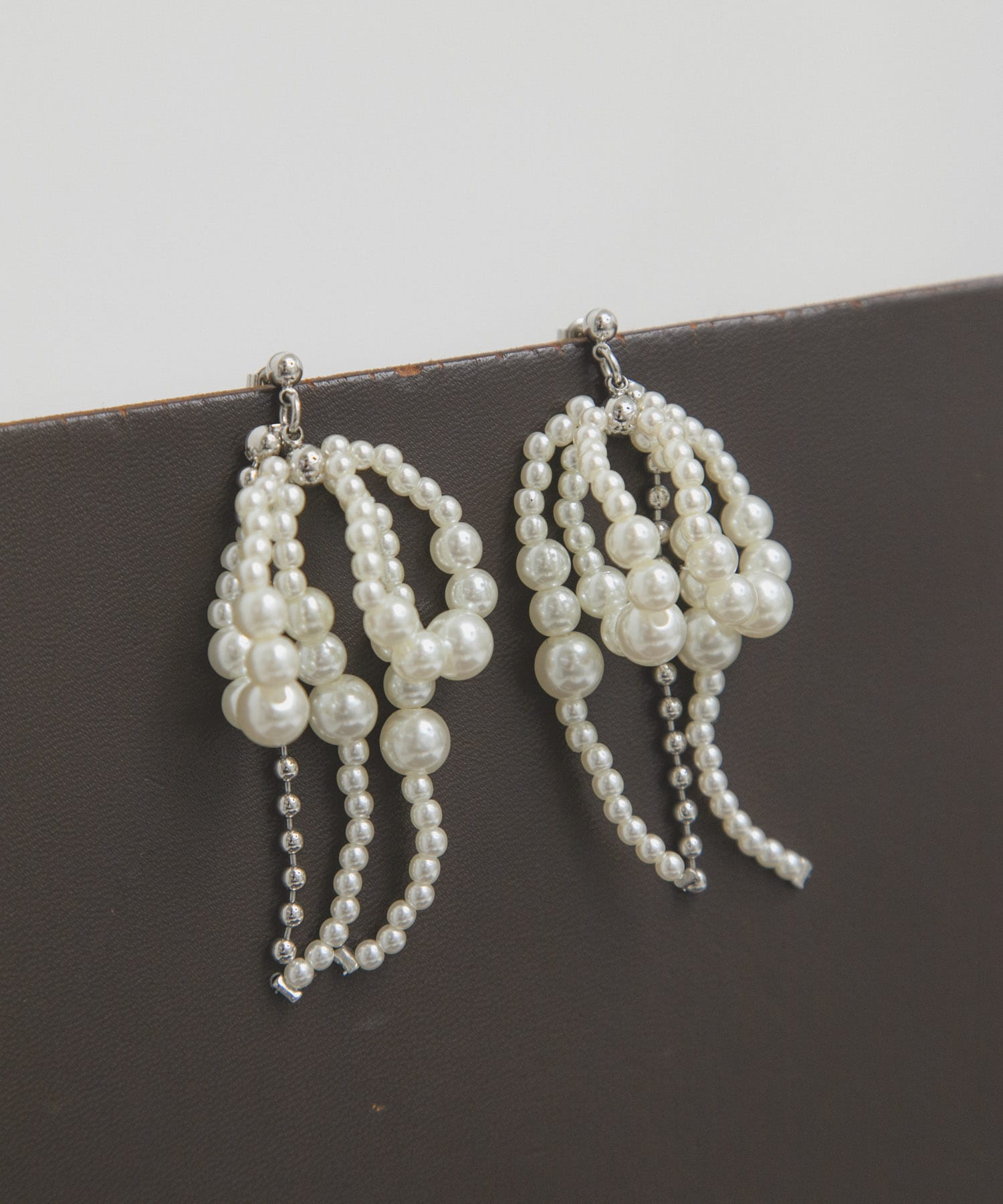 パールボールピアス