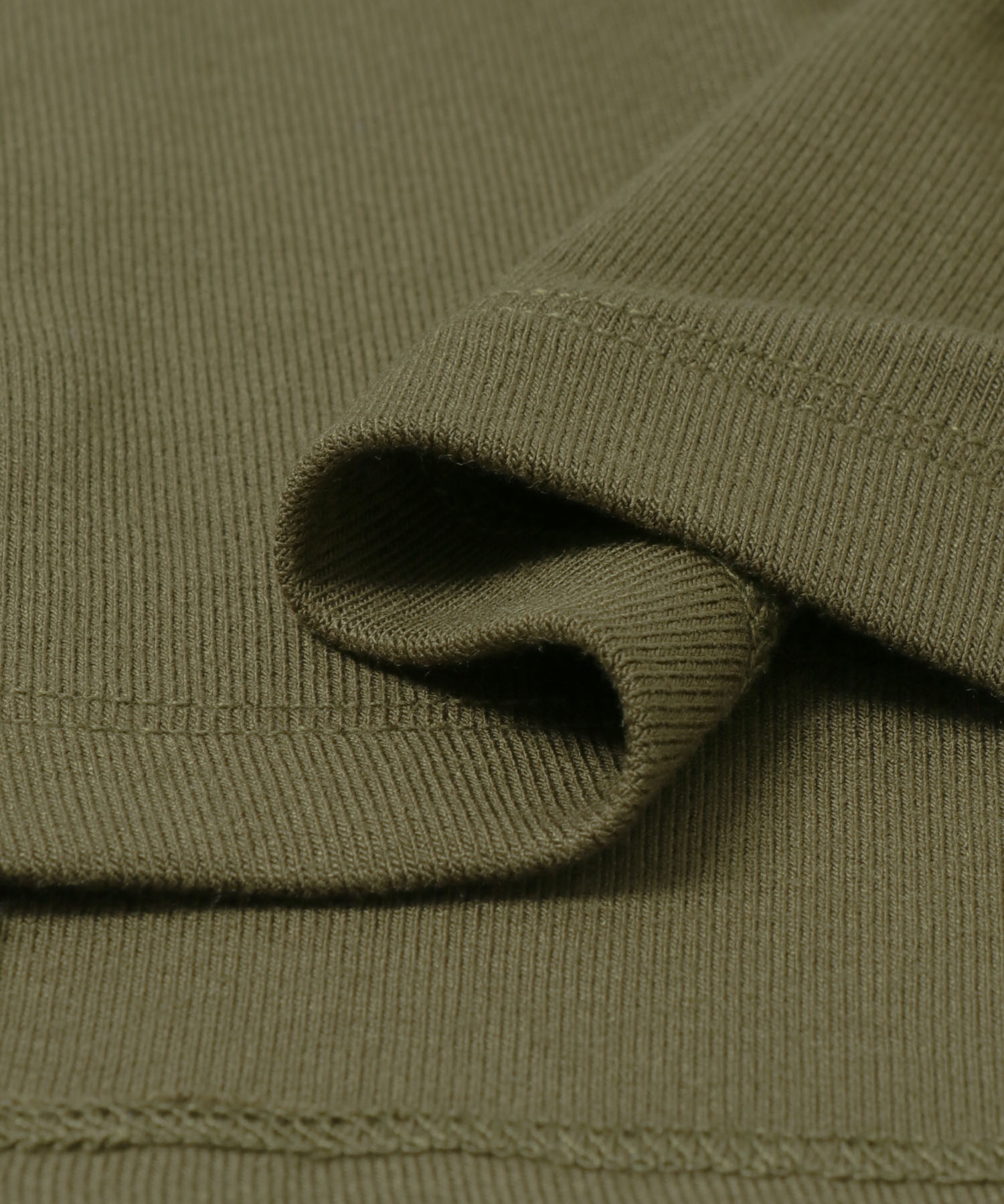 illi　タートルベーシックカットソー OLIVE One