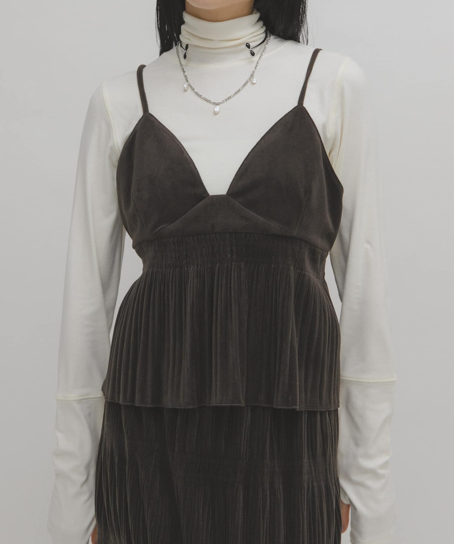 illi　タートルベーシックカットソー