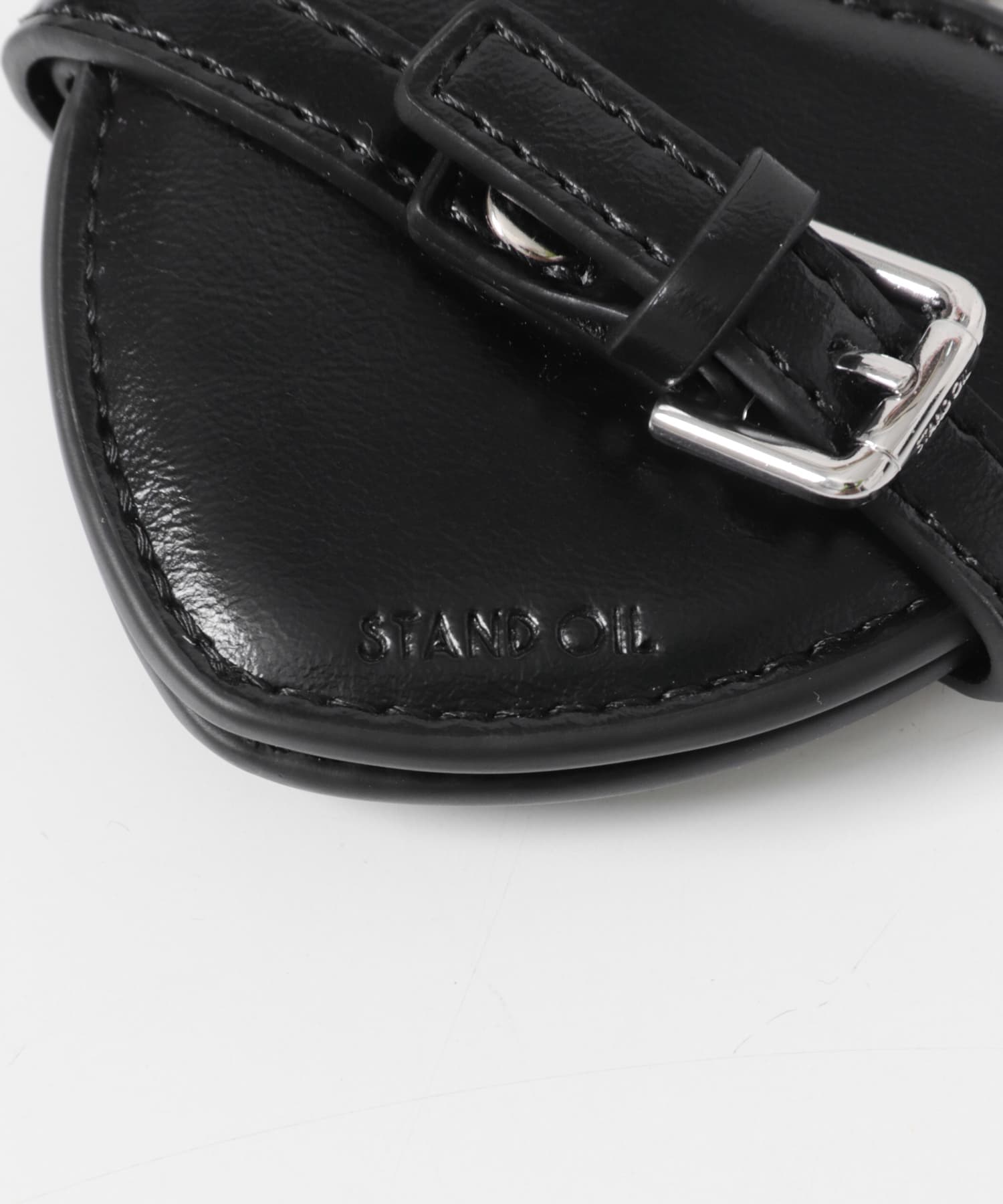 STAND OIL　BELTED MIRROR KEYRING BLACK One