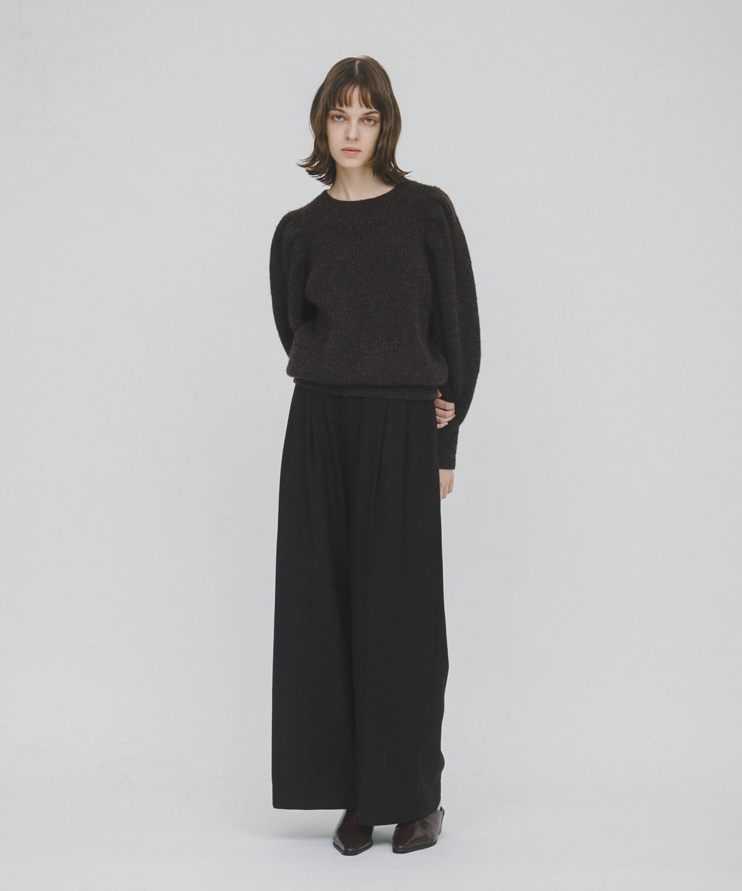 straight wide tuck pants