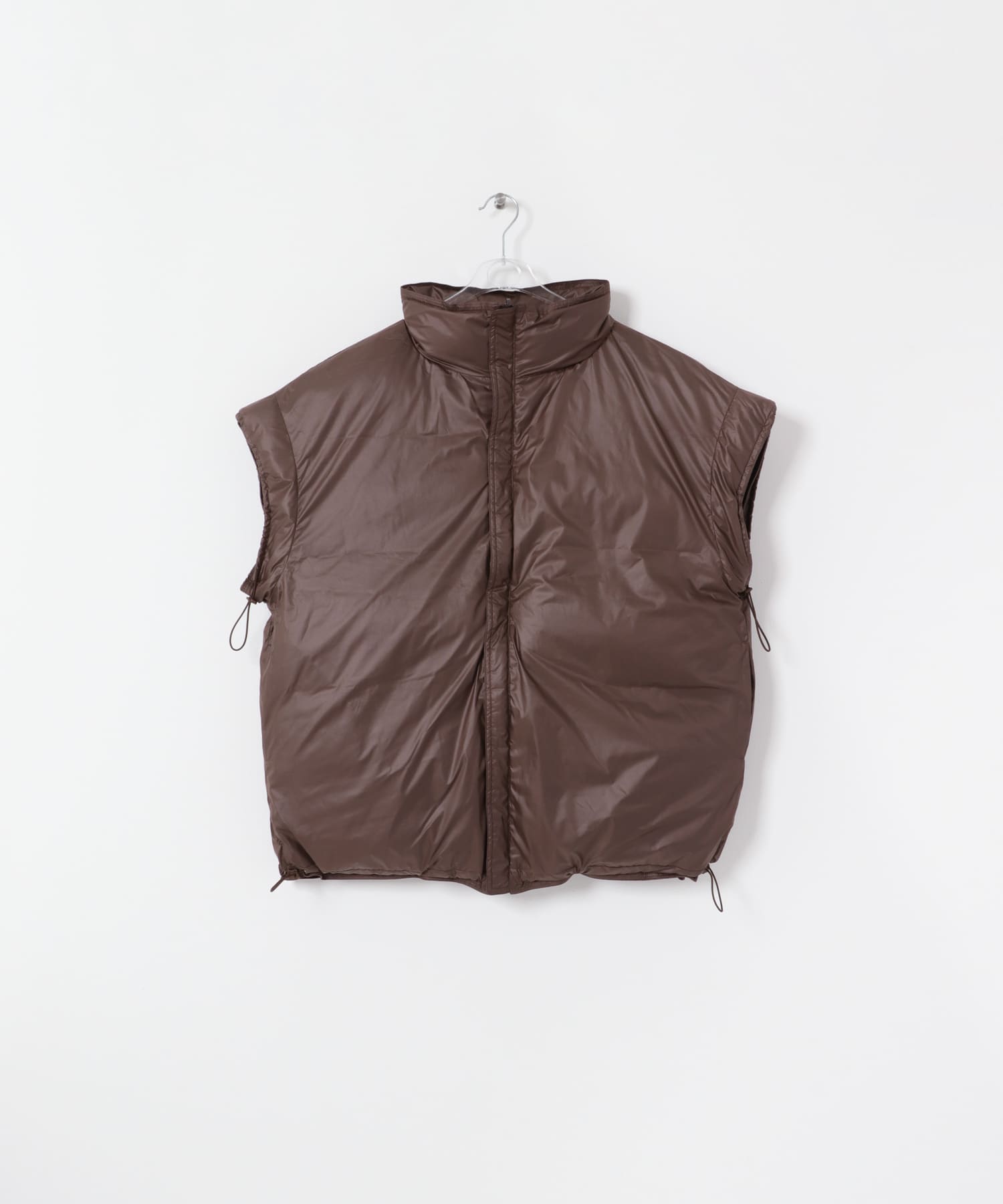 short-sleeved down vest チョコレート FREE