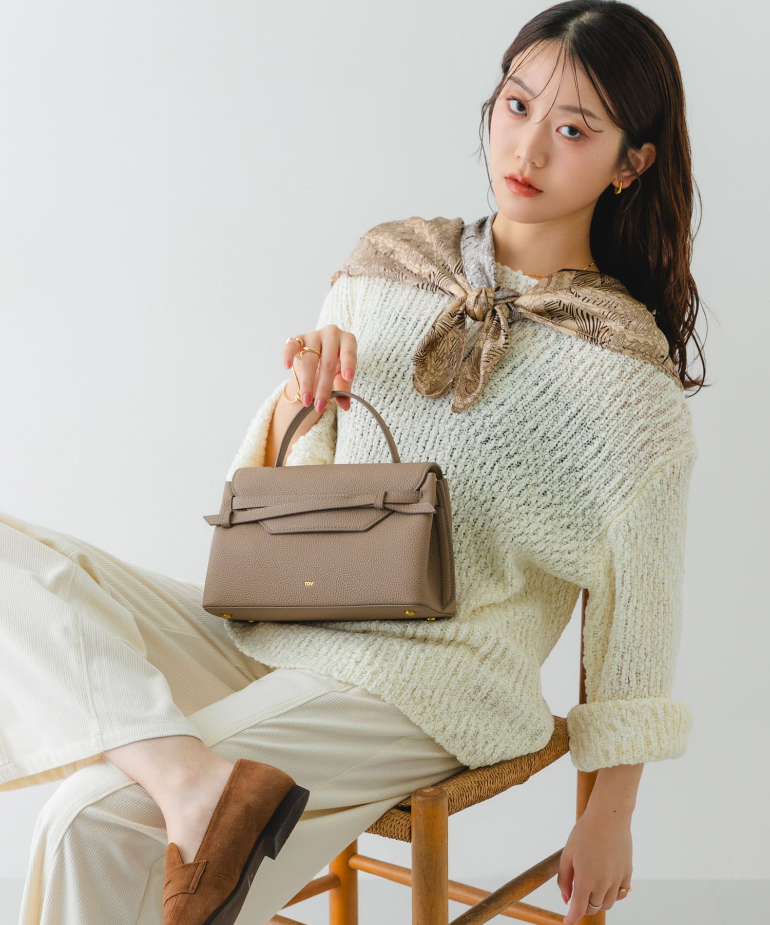 tov　MIMI M GREGE -