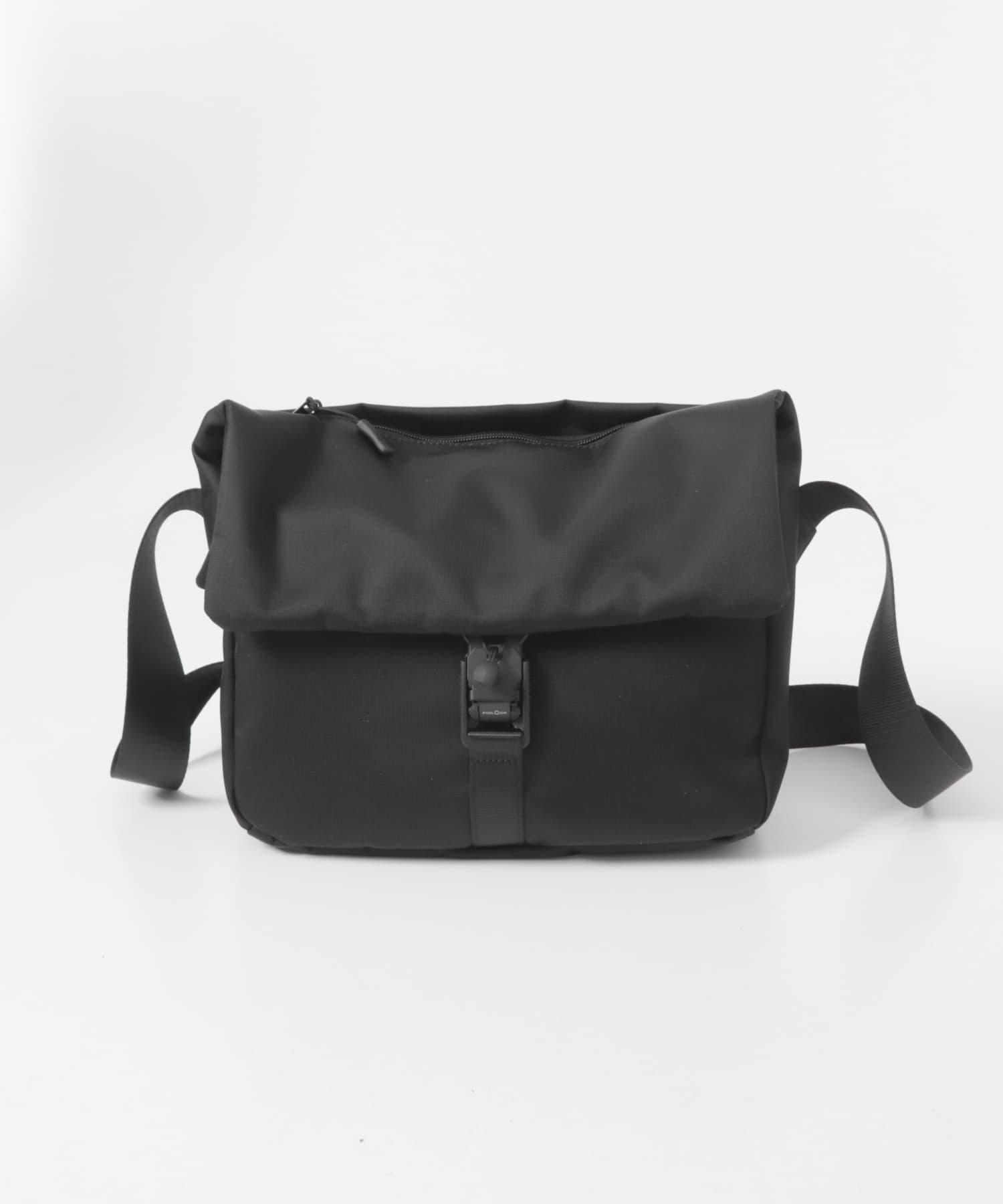 撥水フィドロックショルダーバッグ M