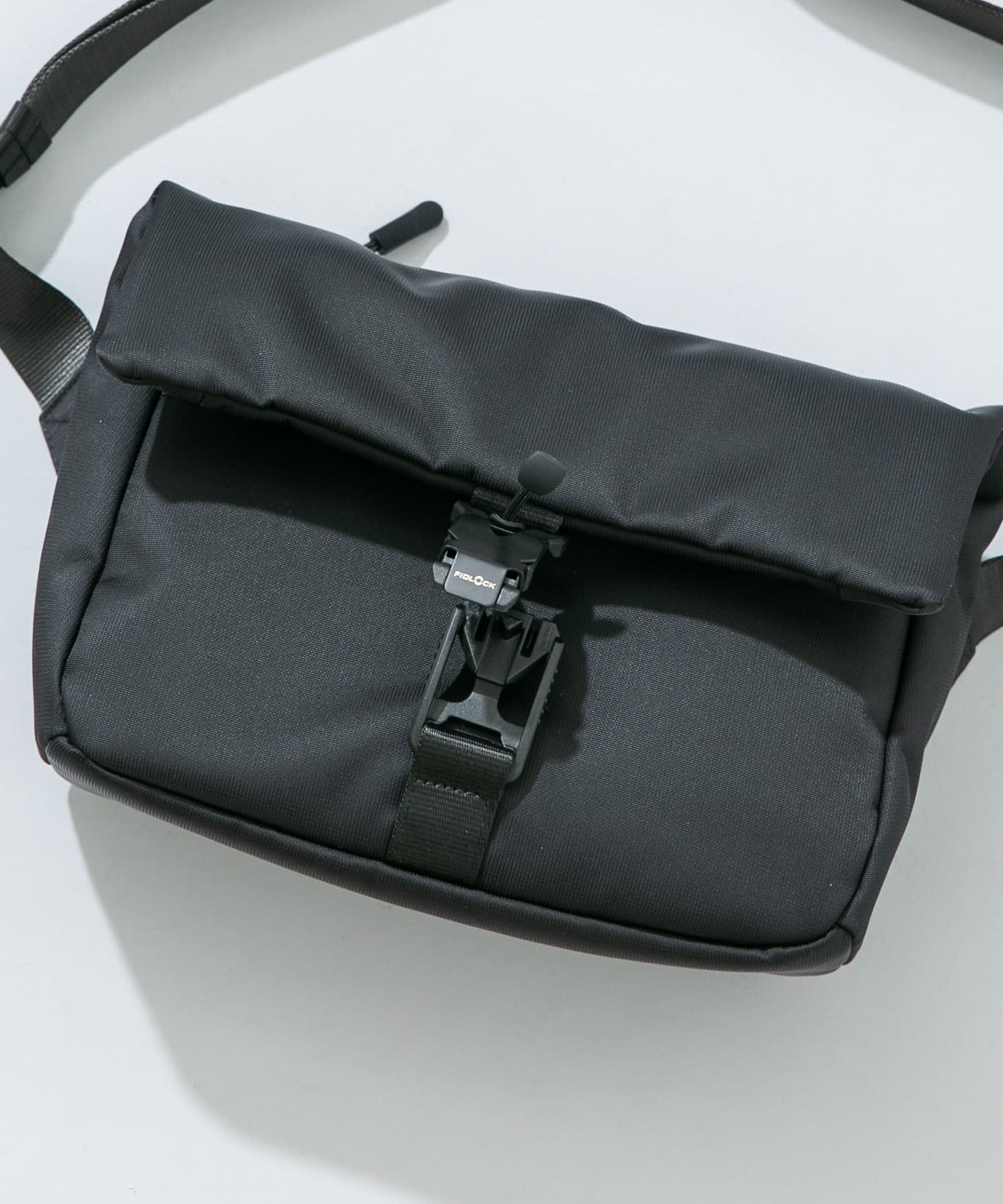 撥水フィドロックショルダーバッグ S BLACK S