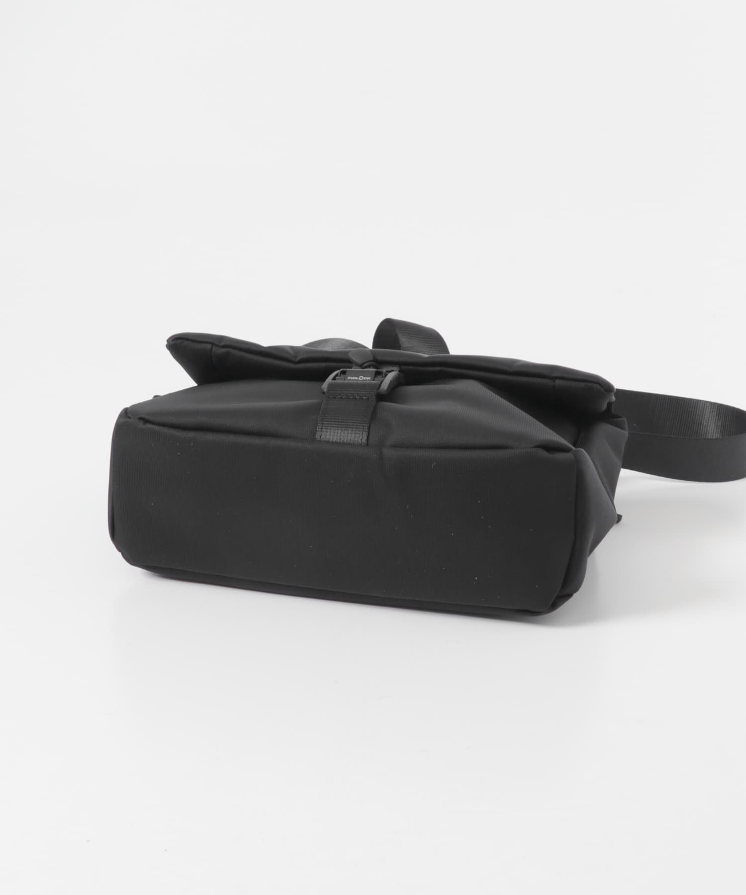 撥水フィドロックショルダーバッグ S BLACK S