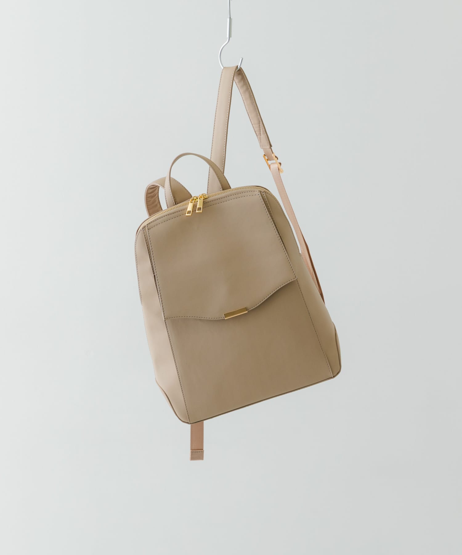 メタルフラップA4リュック