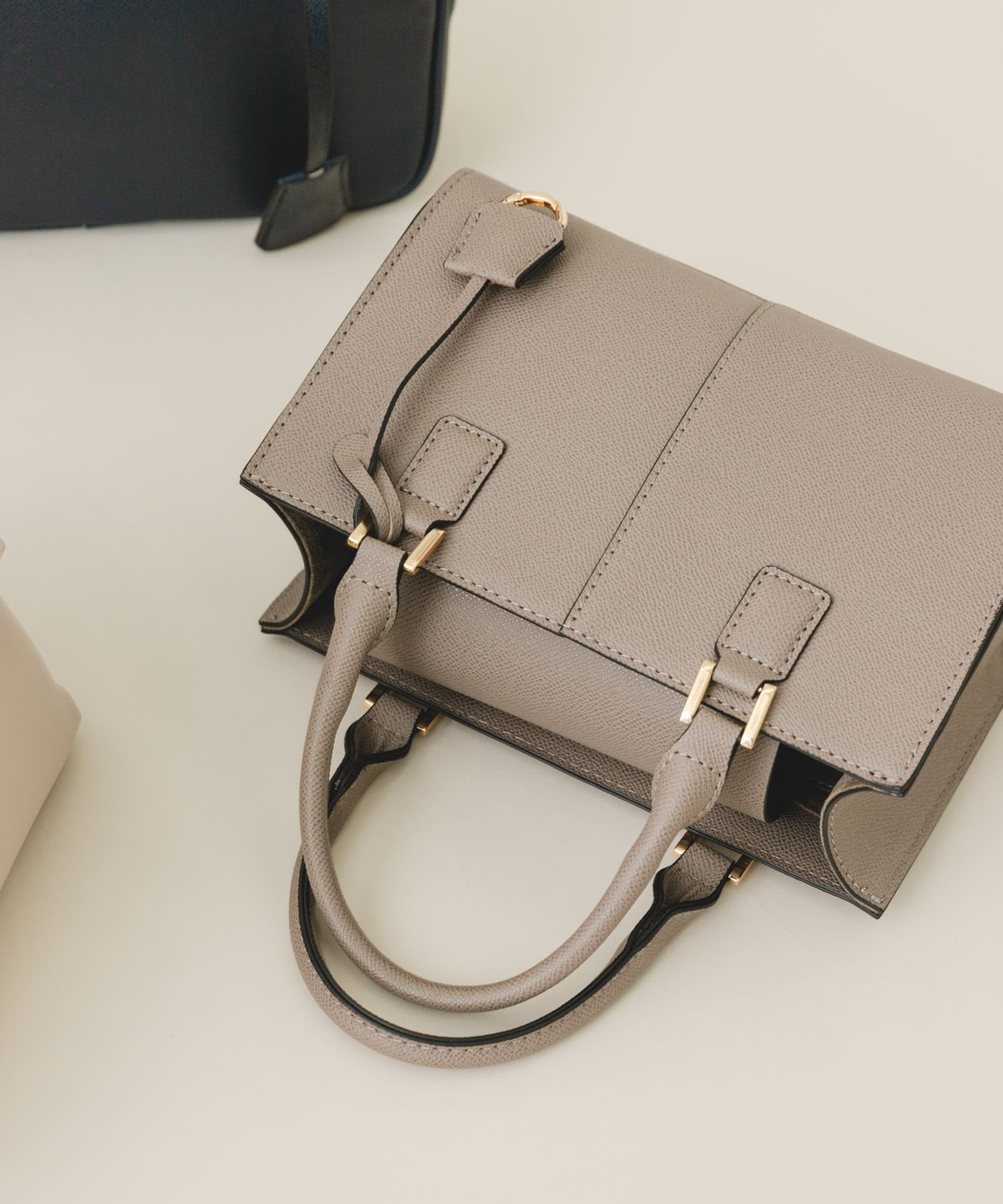 3セットチャームスクエアバッグ GREIGE One