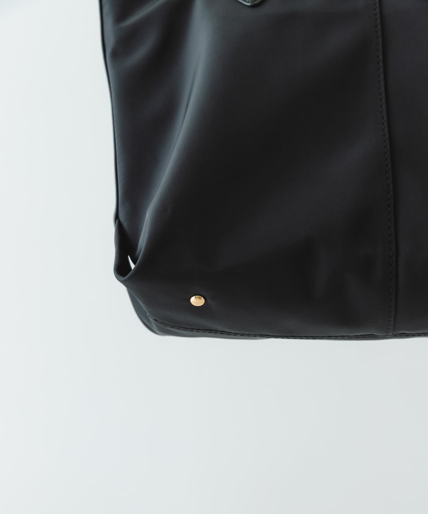 撥水ミドルトートバッグ BLKxBLK One