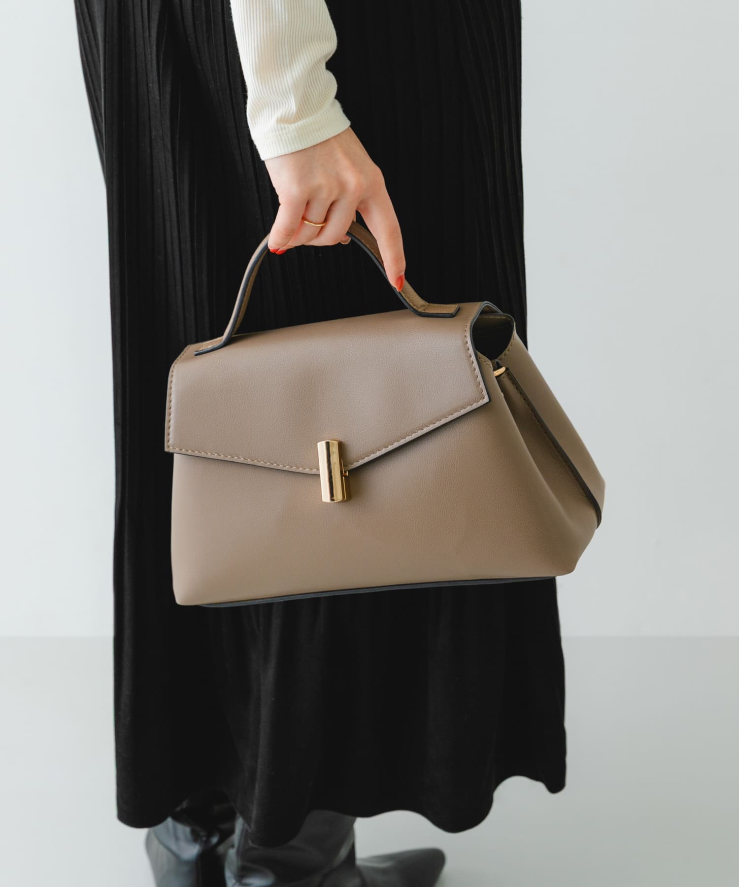フラップワンハンドルバッグ MOCHA One