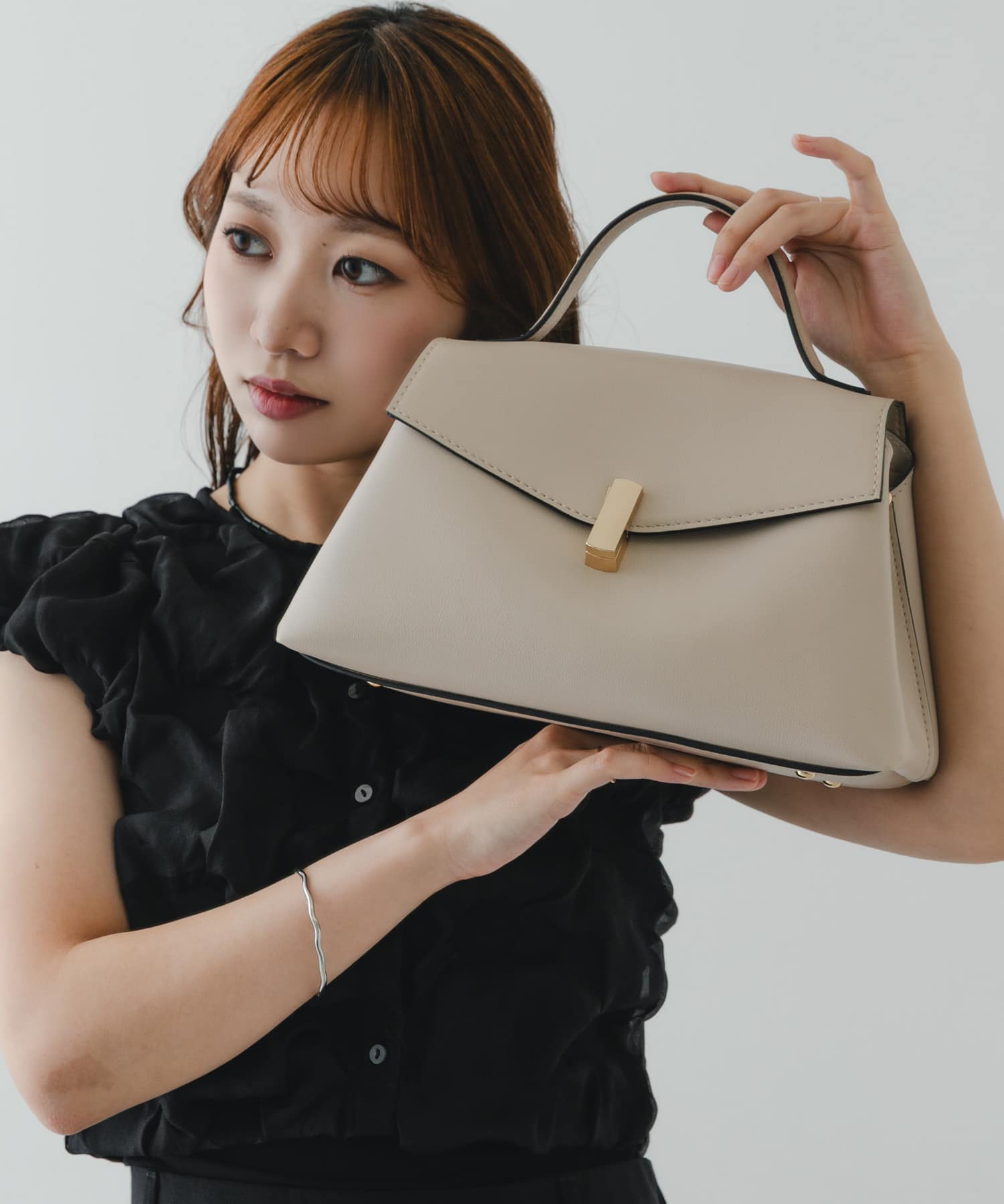 フラップワンハンドルバッグ IVORY One