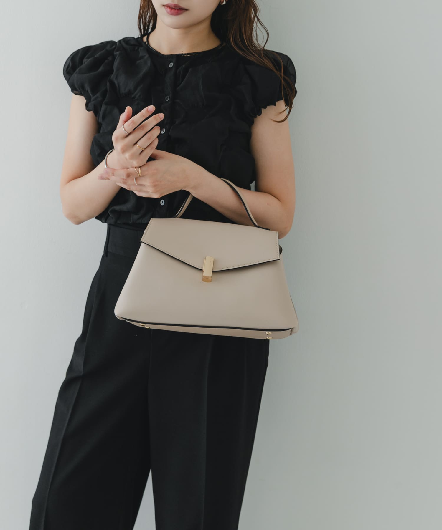 フラップワンハンドルバッグ IVORY One