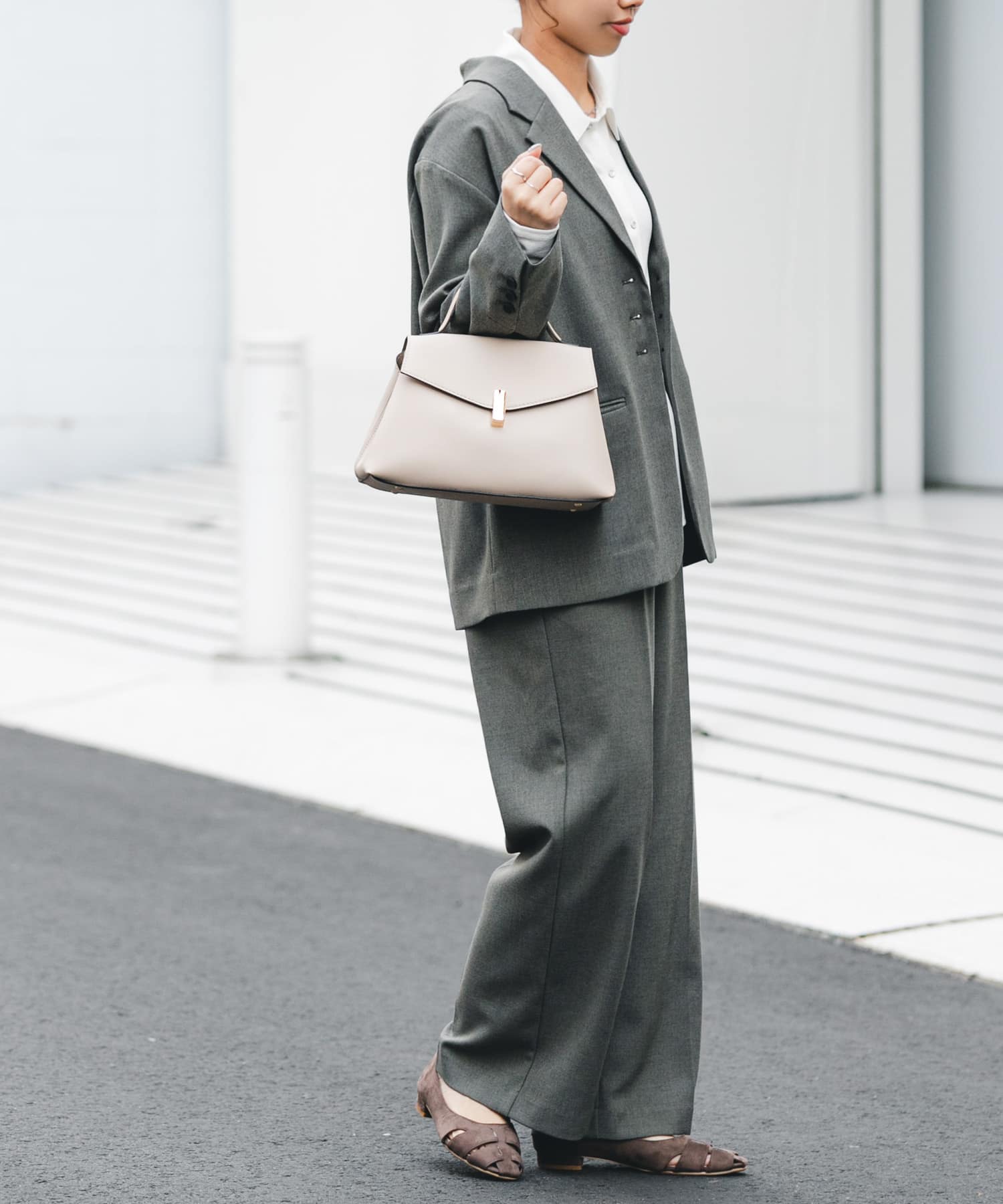 フラップワンハンドルバッグ IVORY One