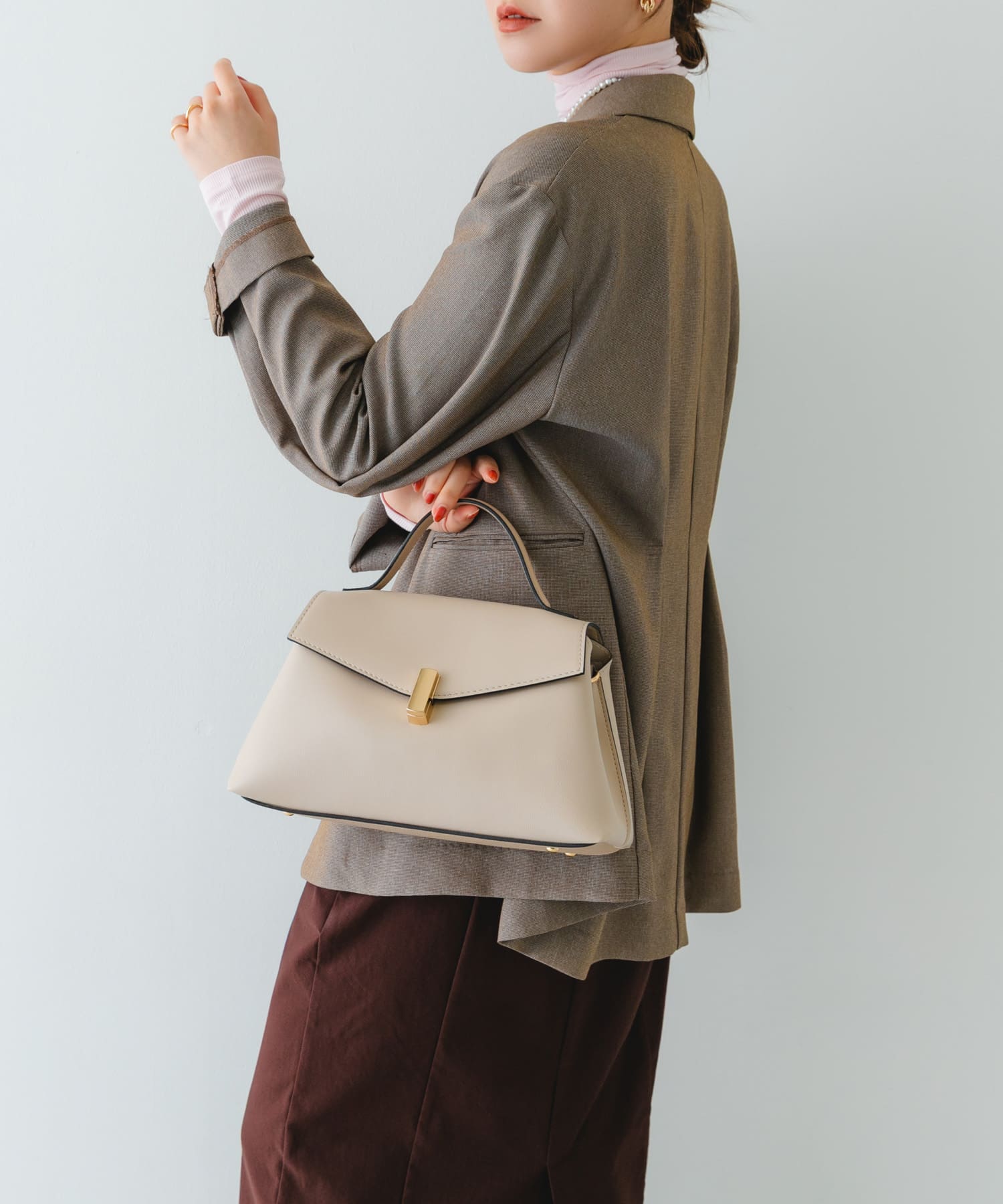 フラップワンハンドルバッグ IVORY One