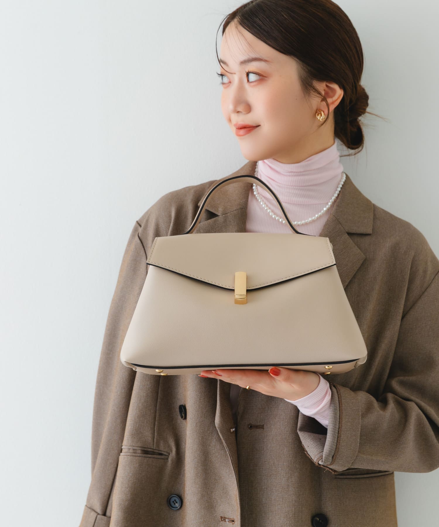 フラップワンハンドルバッグ IVORY One