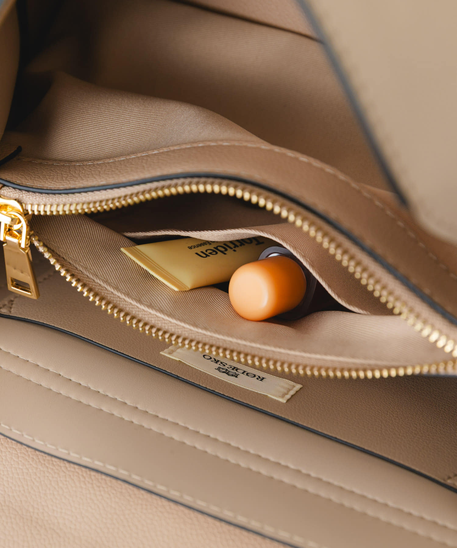 フラップワンハンドルバッグ IVORY One