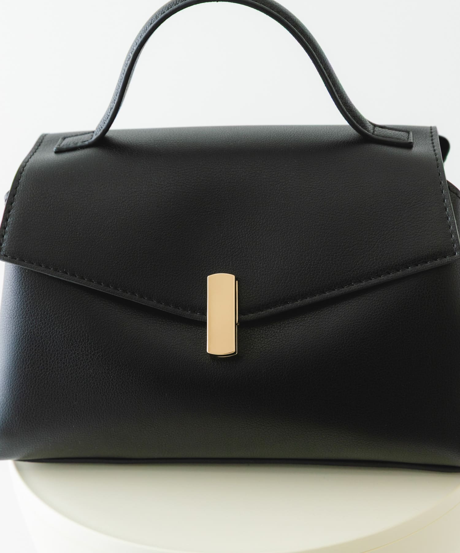 フラップワンハンドルバッグ BLACK One