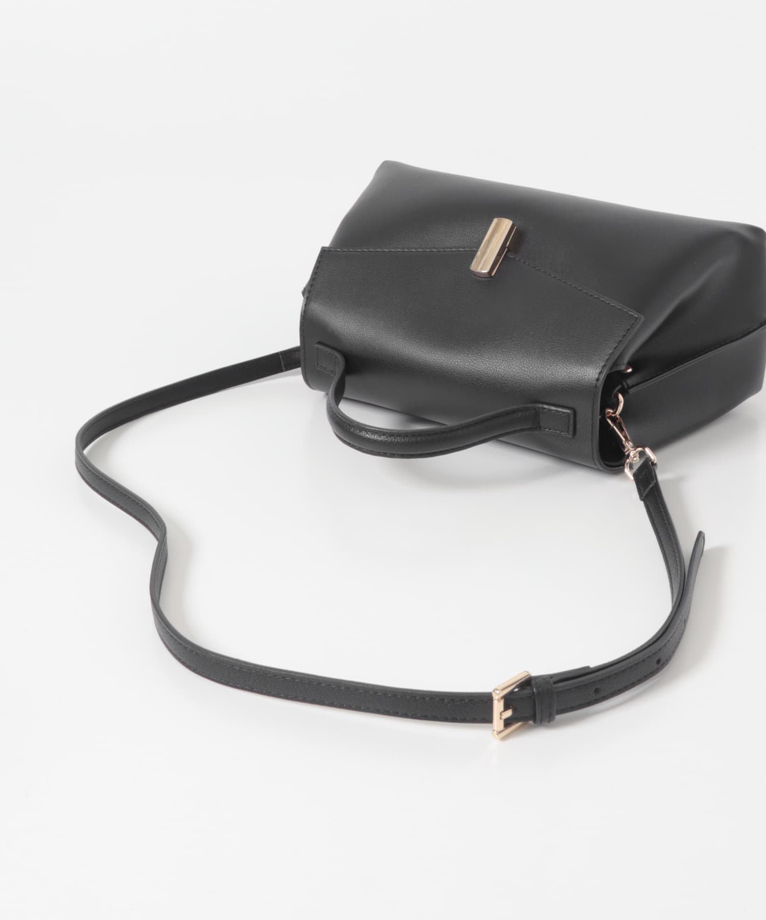 フラップワンハンドルバッグ BLACK One
