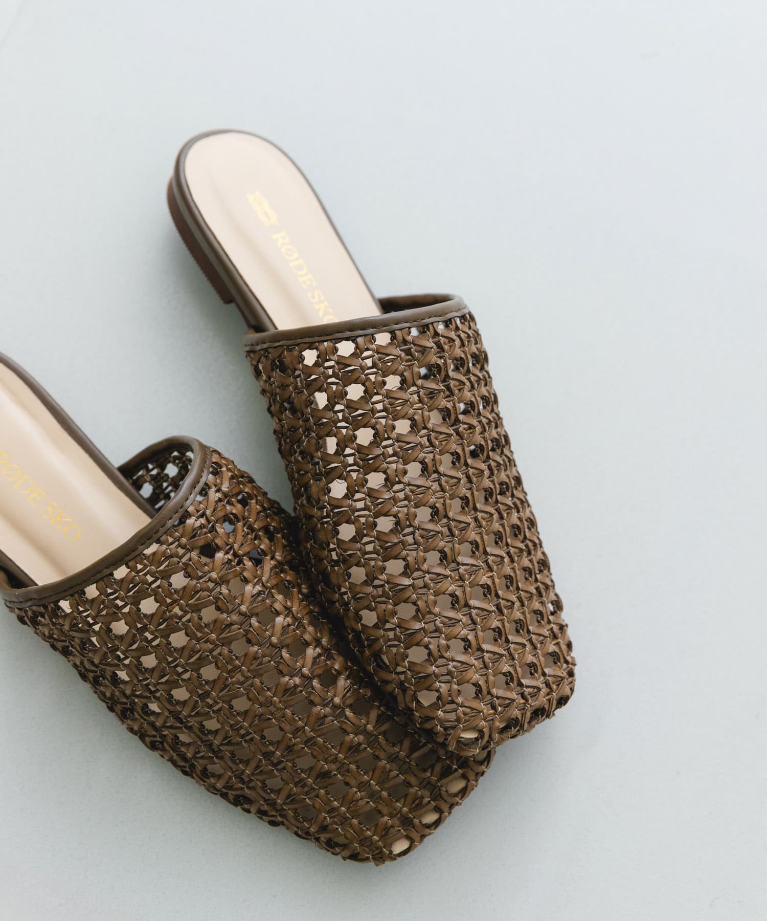 メッシュスリッパ