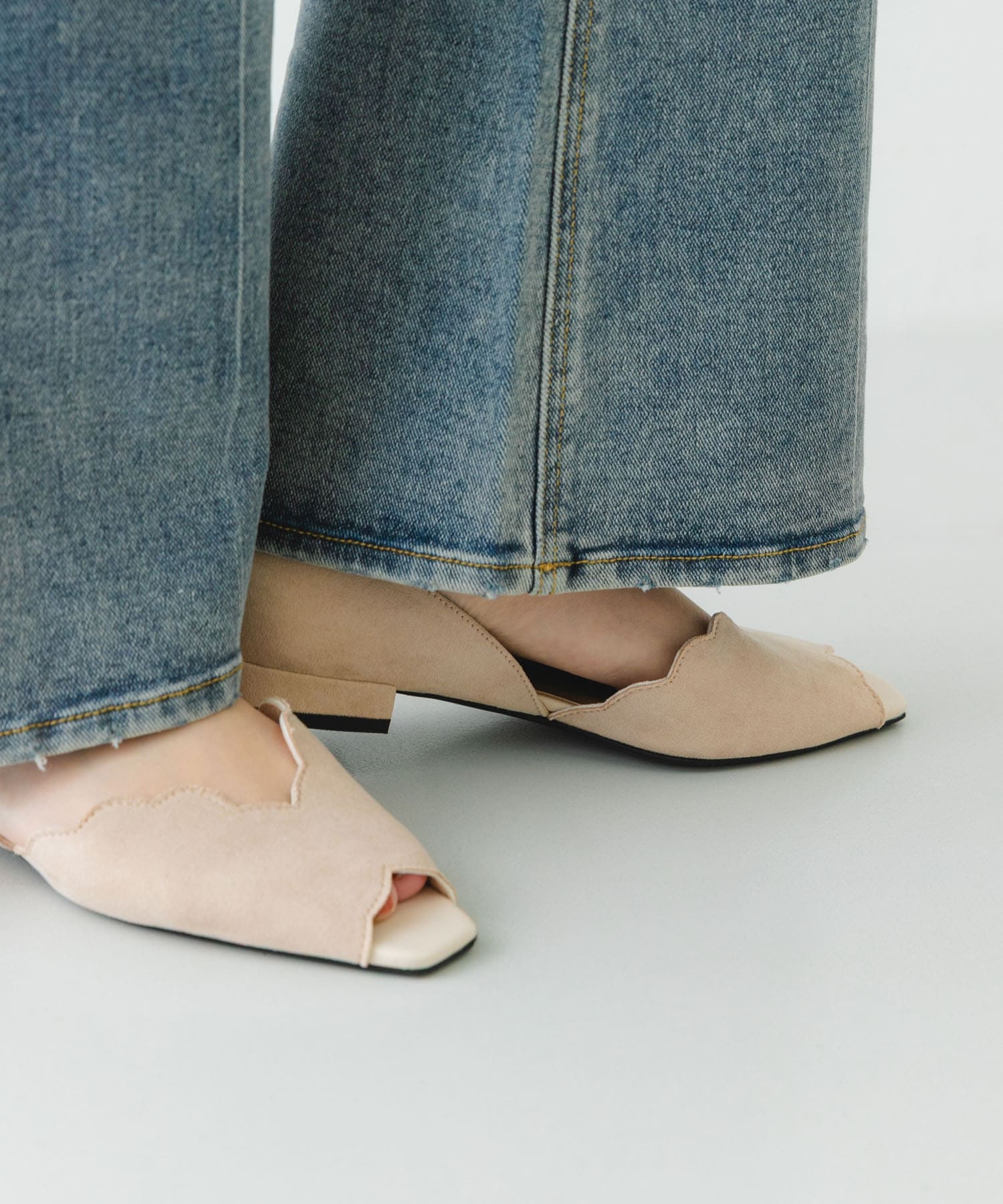 ピープトゥスカラップセパレートサンダル IVORY 36