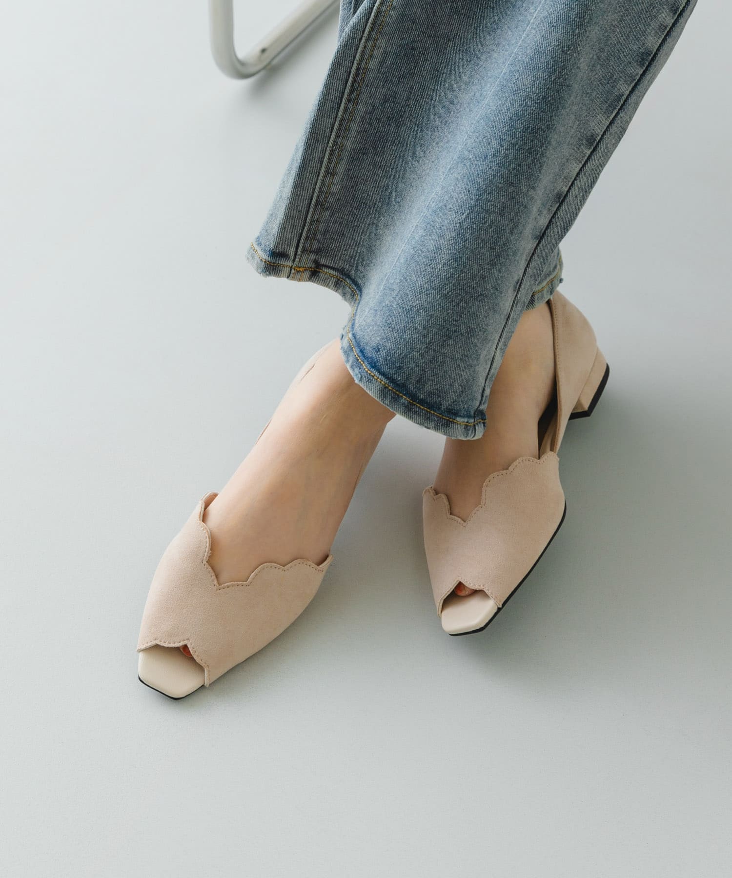 ピープトゥスカラップセパレートサンダル IVORY 36