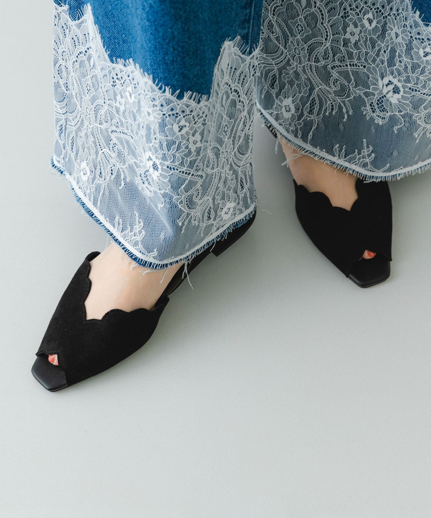 ピープトゥスカラップセパレートサンダル BLACK 36