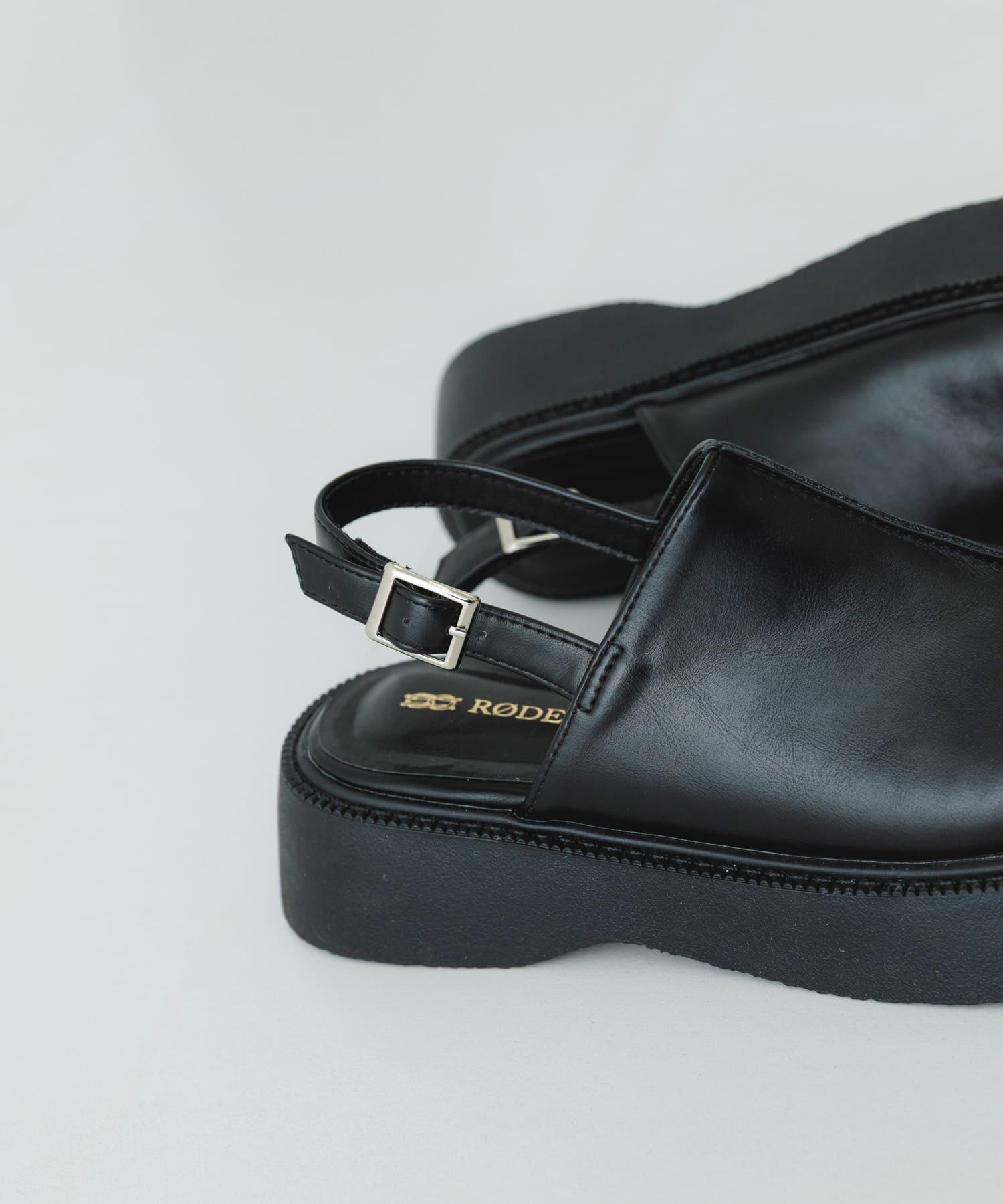 センターステッチクロッグ BLACK 36